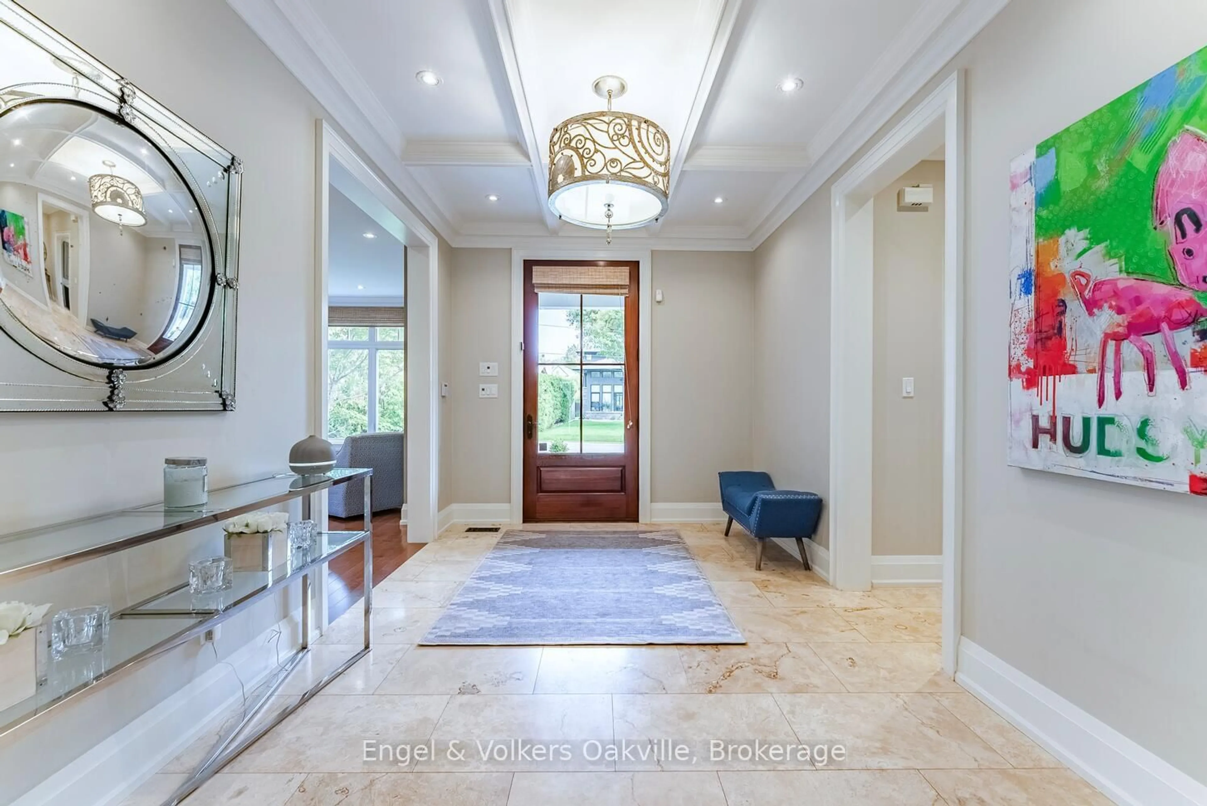 Indoor entryway for 468 Wedgewood Dr, Oakville Ontario L6J 4S7