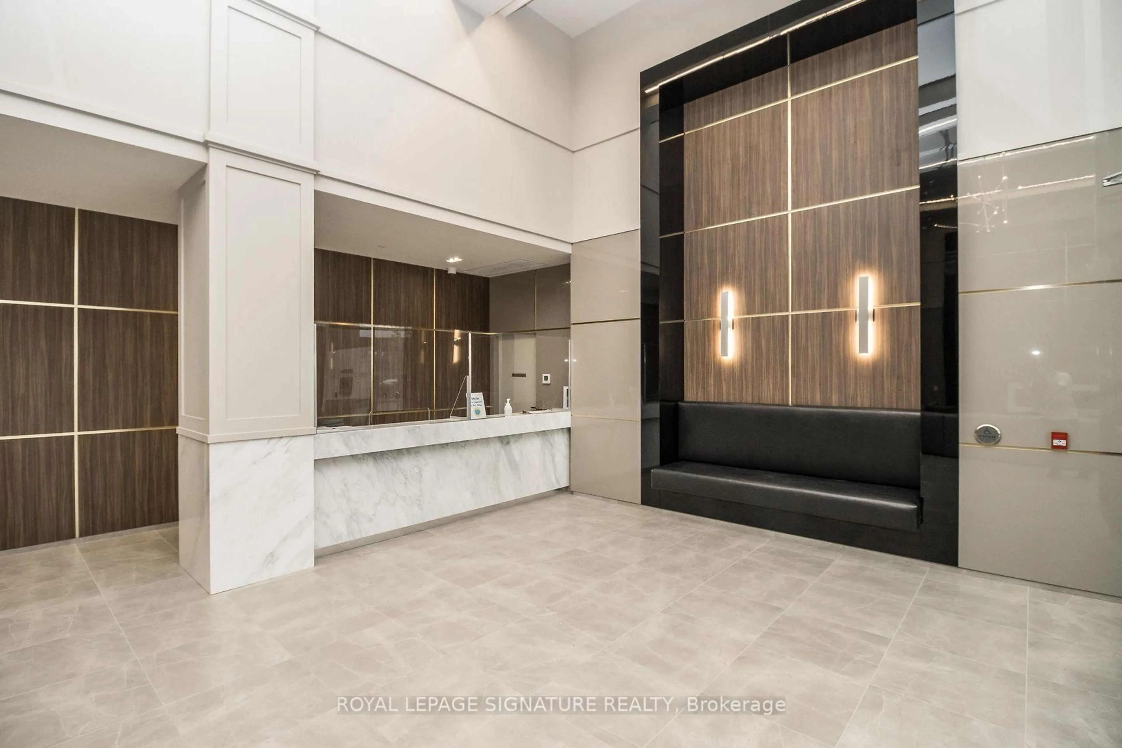 Indoor foyer for 4055 Parkside Village Dr #3012, Mississauga Ontario L5B 0K8