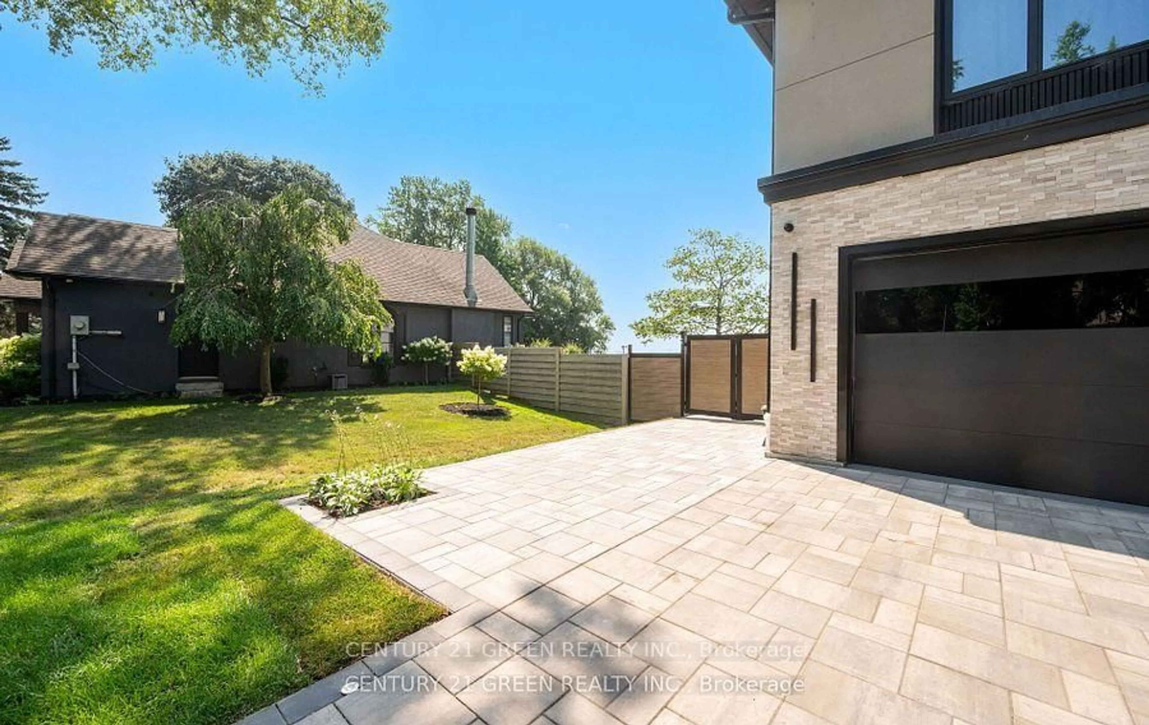 Patio, street for 430 Indian Rd, Burlington Ontario L7T 3T3