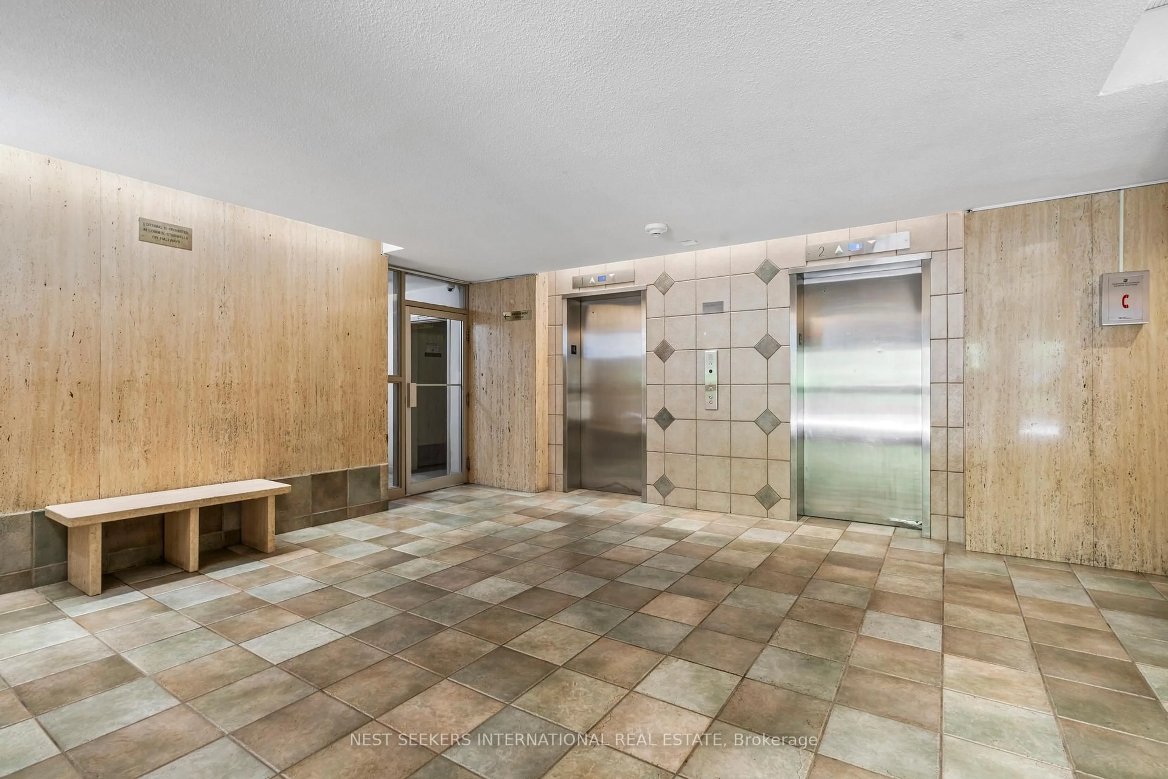 Indoor foyer for 9 Four Winds Dr #1004, Toronto Ontario M3J 2S8