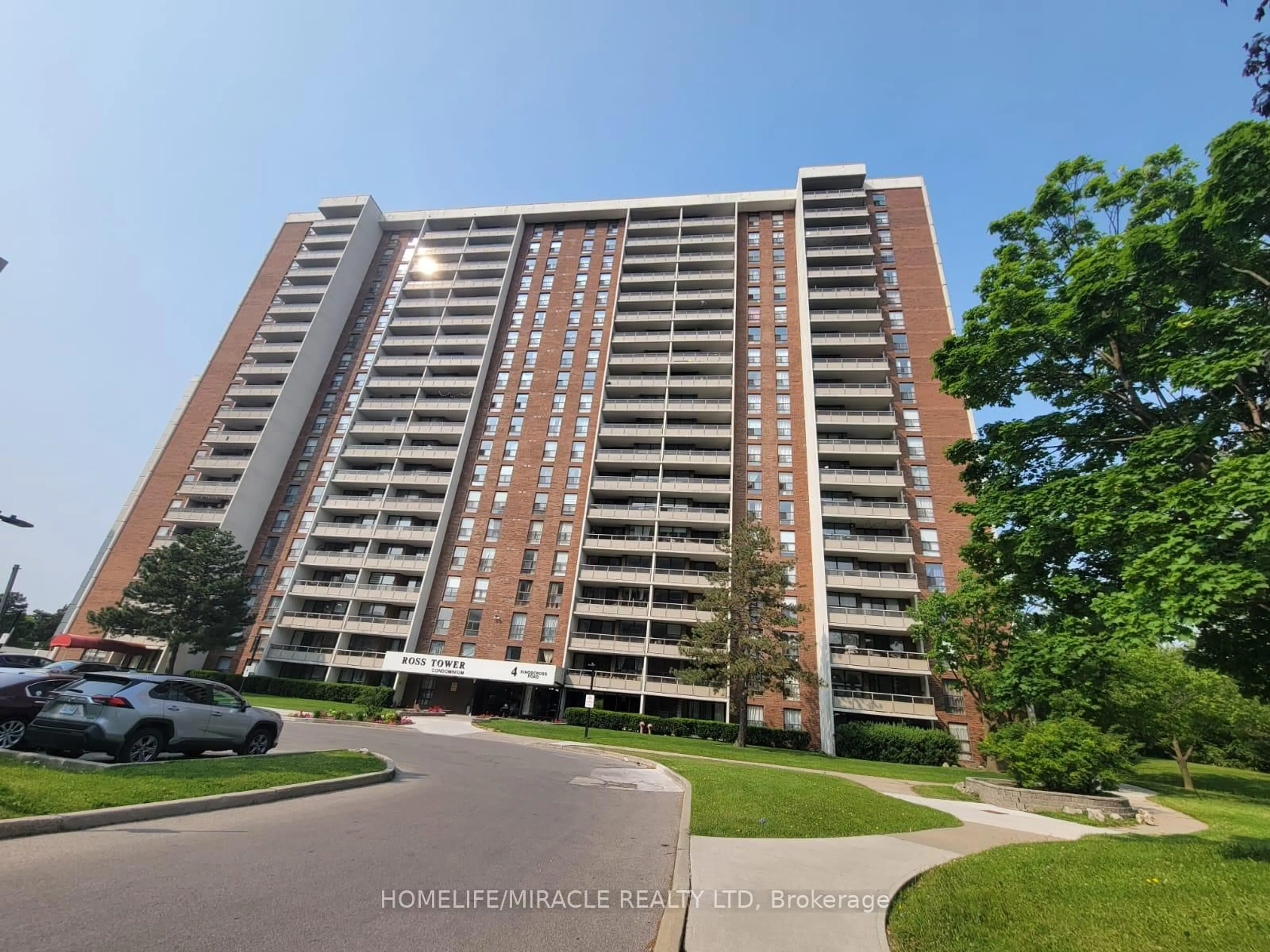 A pic from outside/outdoor area/front of a property/back of a property/a pic from drone, unknown for 4 King Cross Rd #1106, Brampton Ontario L6T 3X8