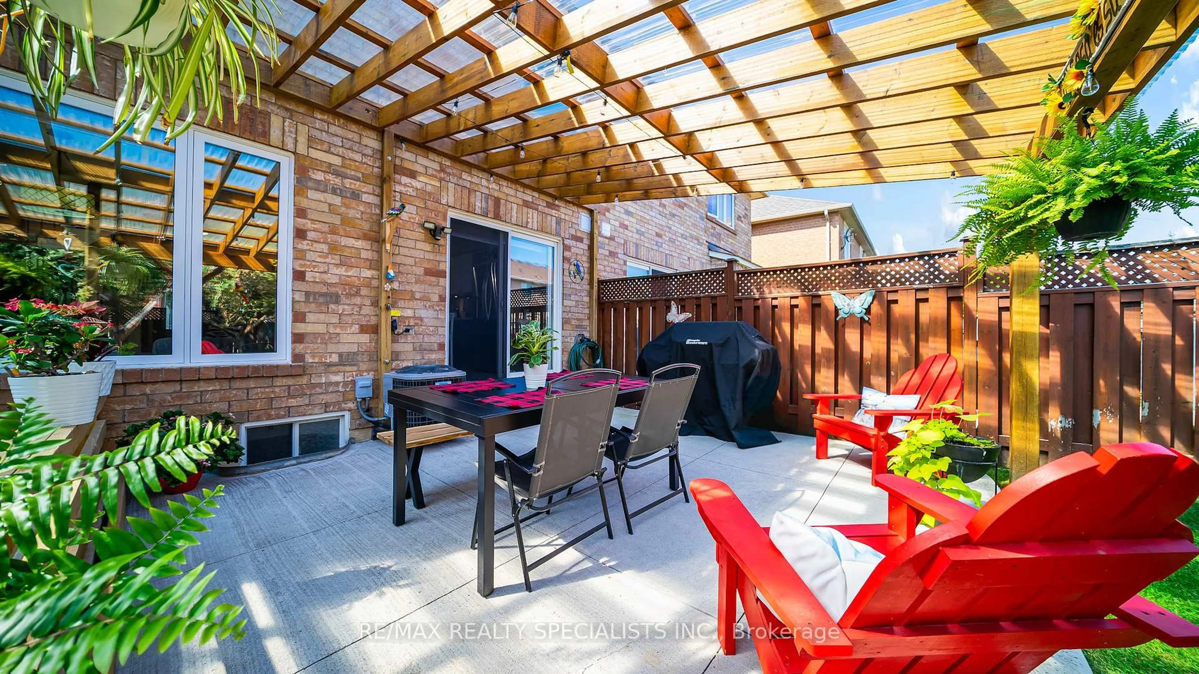 Patio, street for 749 IRVING Terr, Milton Ontario L9T 6H2