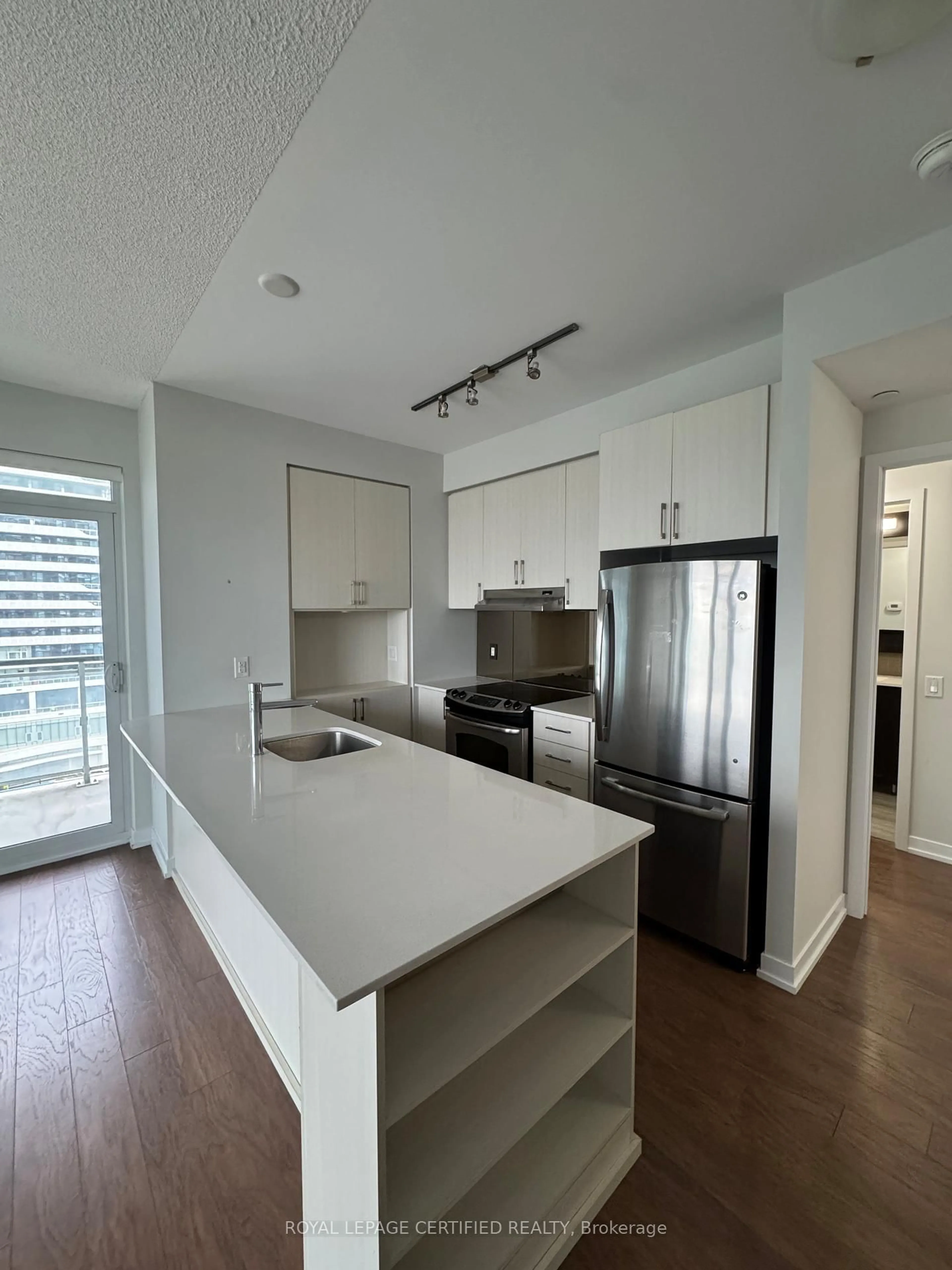Unknown for 2560 Eglinton Ave #911, Mississauga Ontario L5M 0Y3