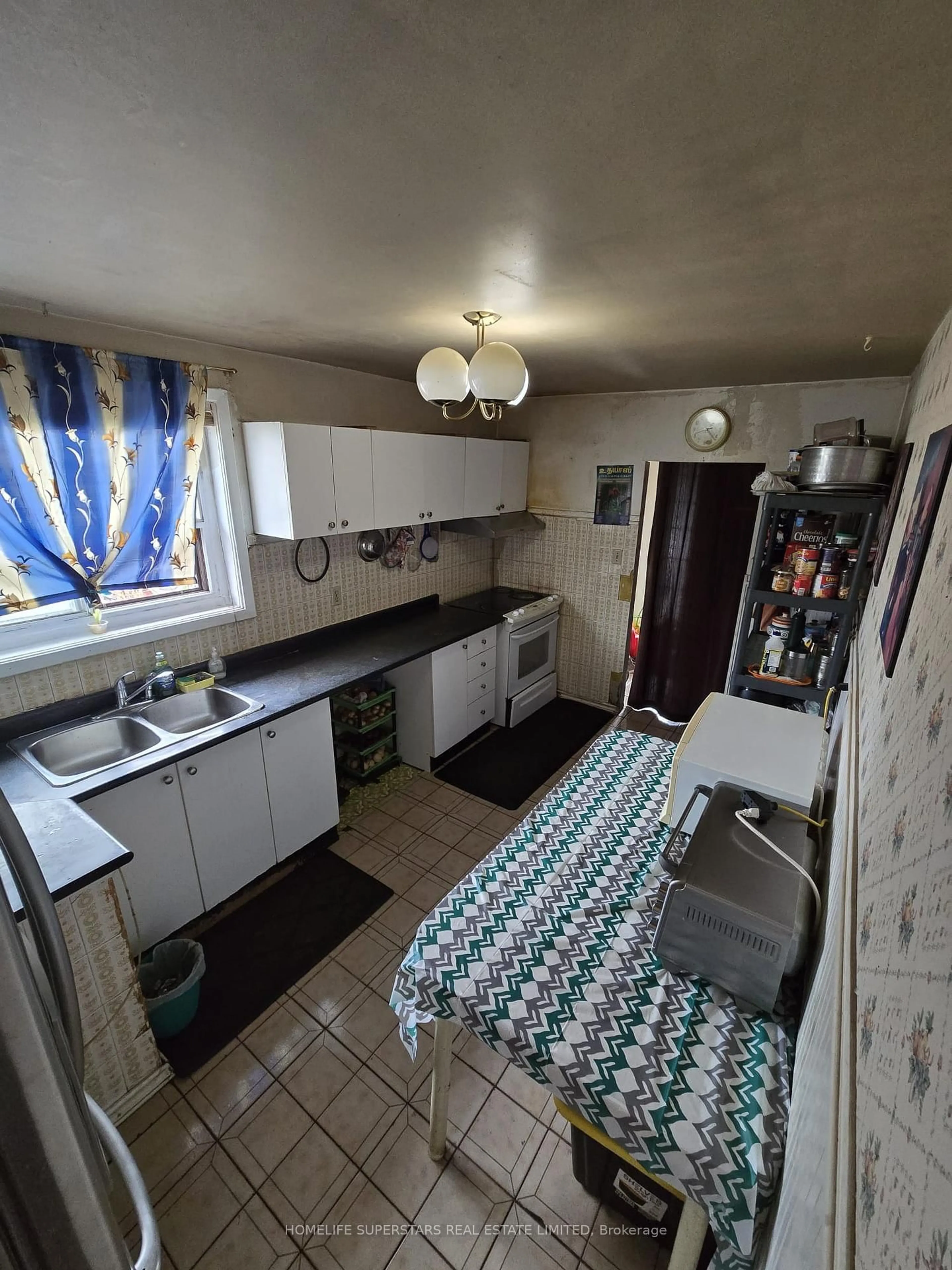Standard kitchen, unknown for 36 Rubydale Gdns, Toronto Ontario M9L 1B9