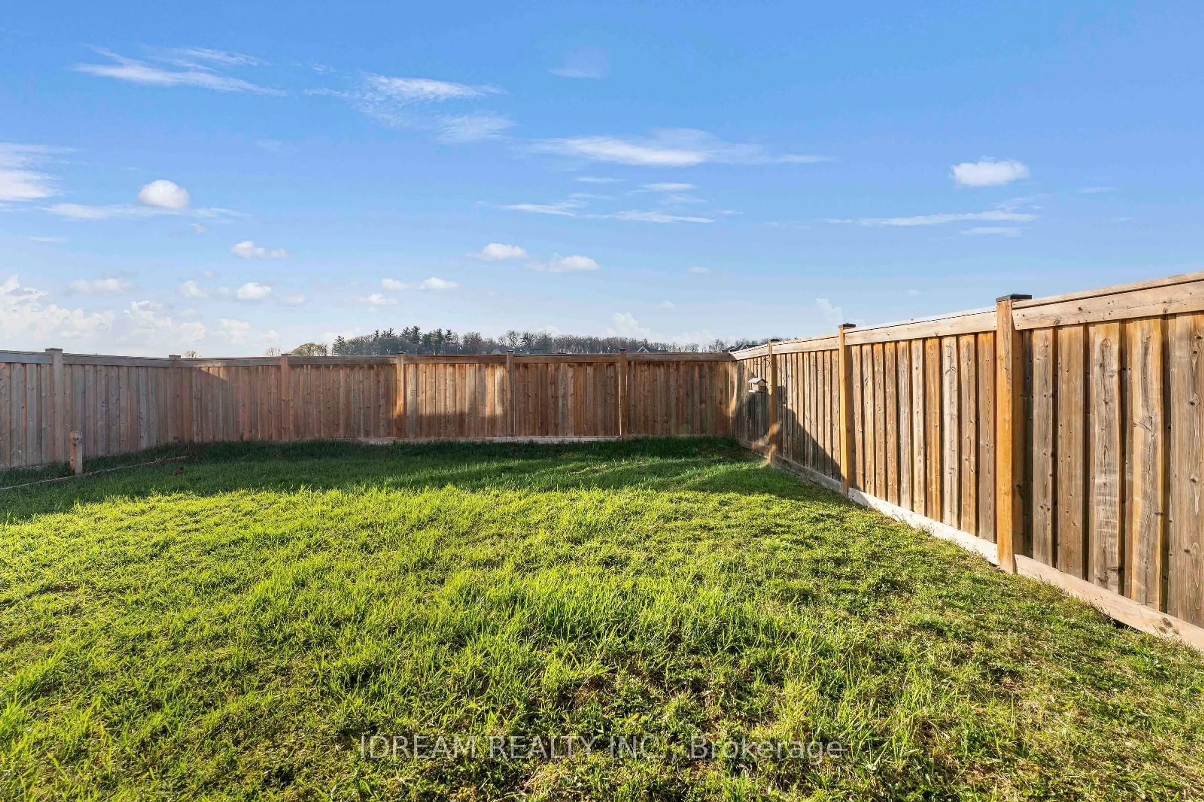 A pic from outside/outdoor area/front of a property/back of a property/a pic from drone, unknown for 171 Rising Hill Rdge, Brampton Ontario L6Y 6B2