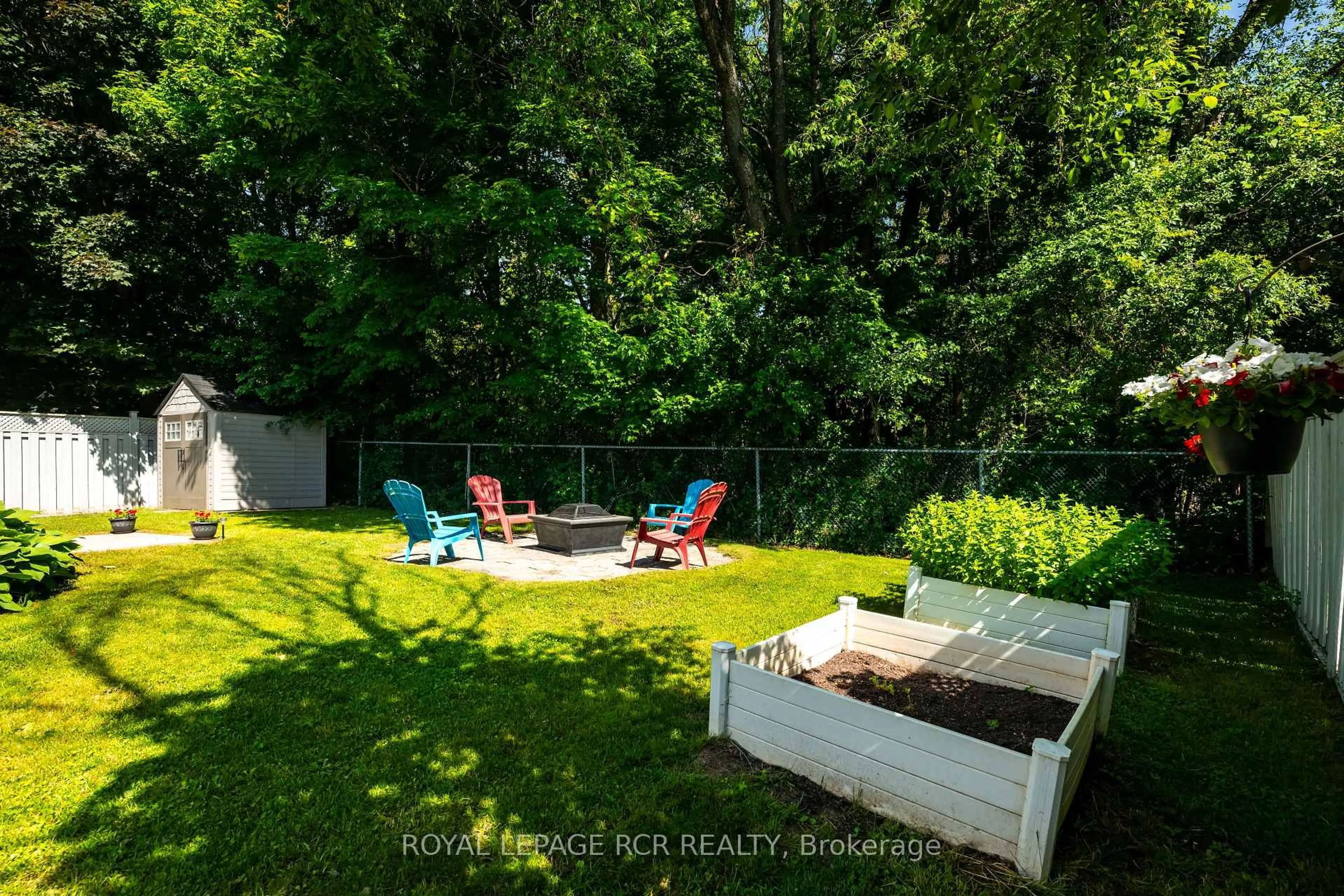 Patio, forest/trees view for 224 Lisa Marie Dr, Orangeville Ontario L9W 4P6