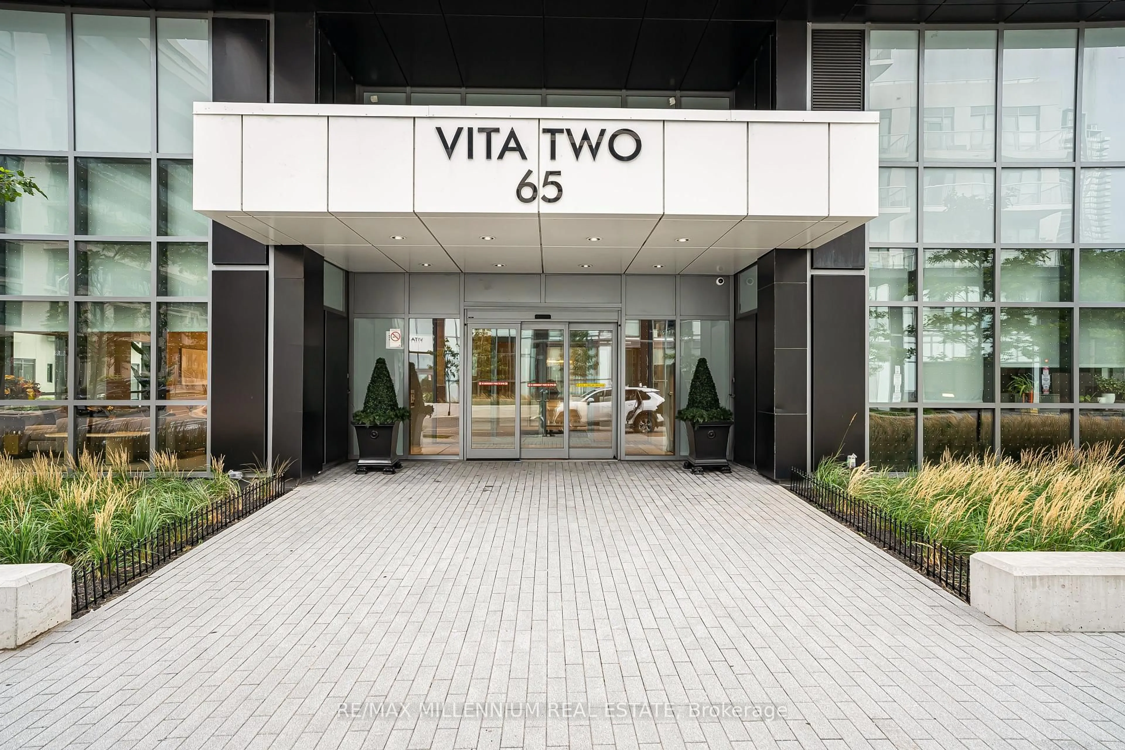 Patio, street for 65 Annie Craig Dr #316, Toronto Ontario M8V 0C4