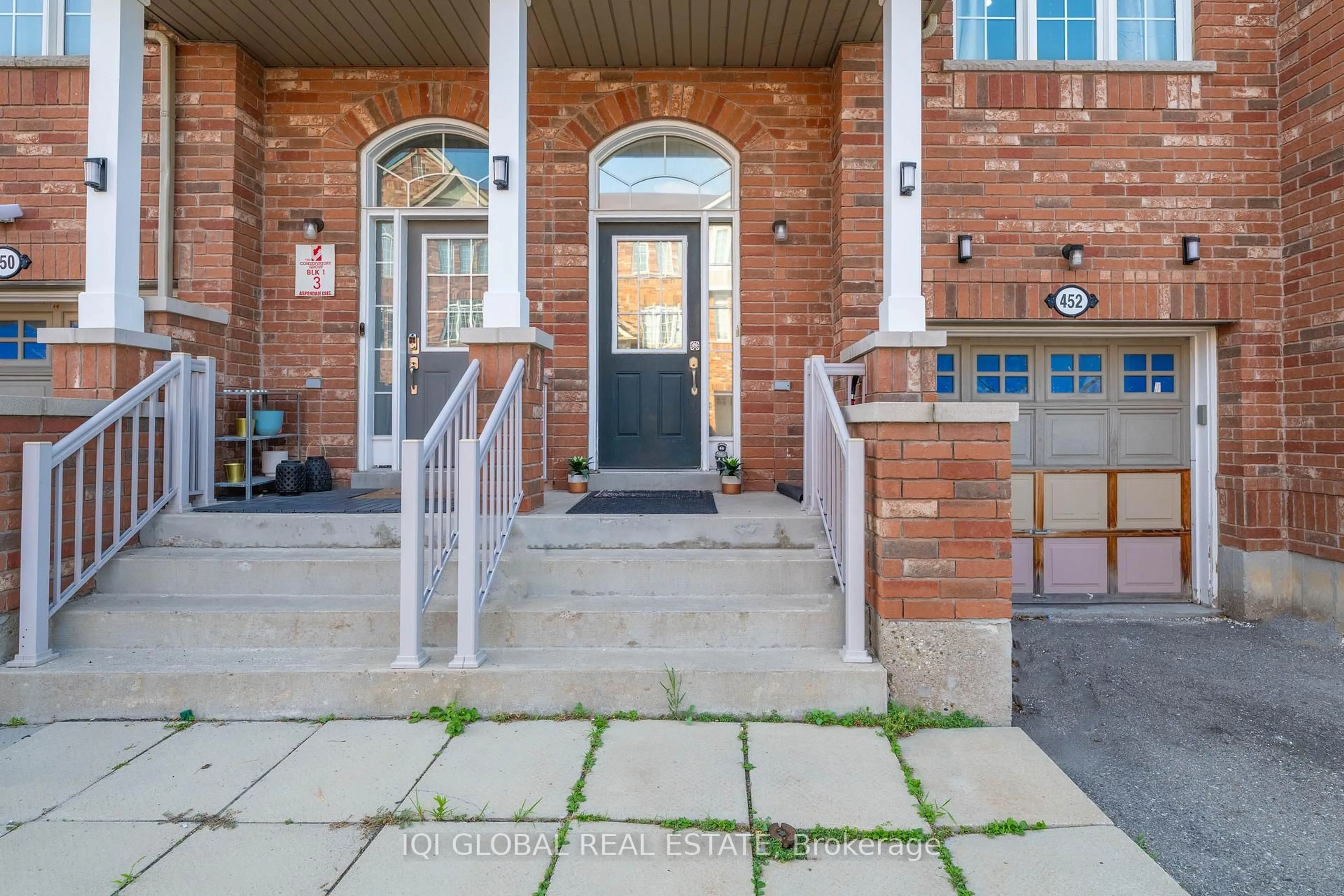 Unknown for 452 Aspendale Cres, Mississauga Ontario L5W 0E7