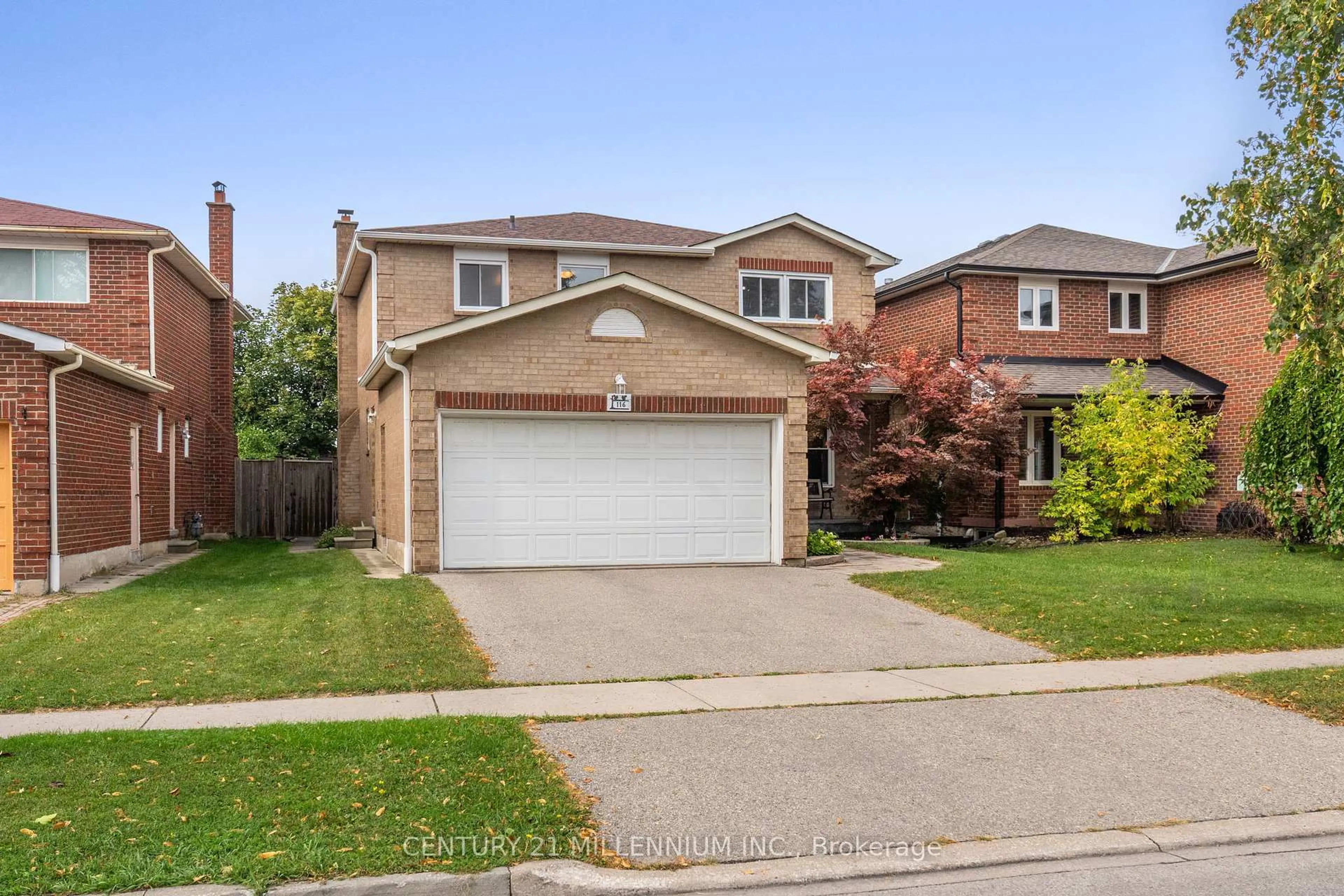 Home with brick exterior material, street for 116 Wexford Rd, Brampton Ontario L6Z 2T5
