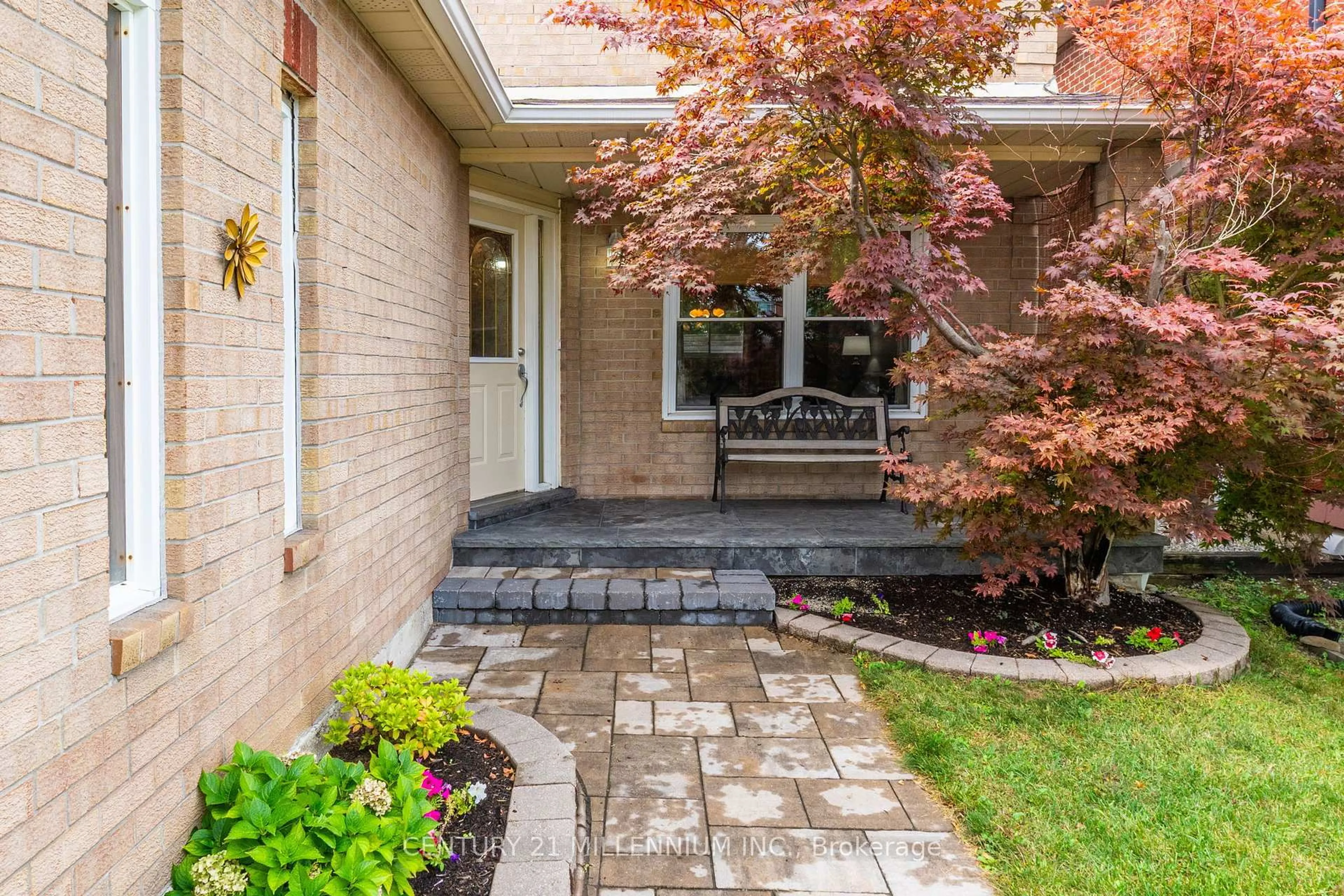 Patio, street for 116 Wexford Rd, Brampton Ontario L6Z 2T5