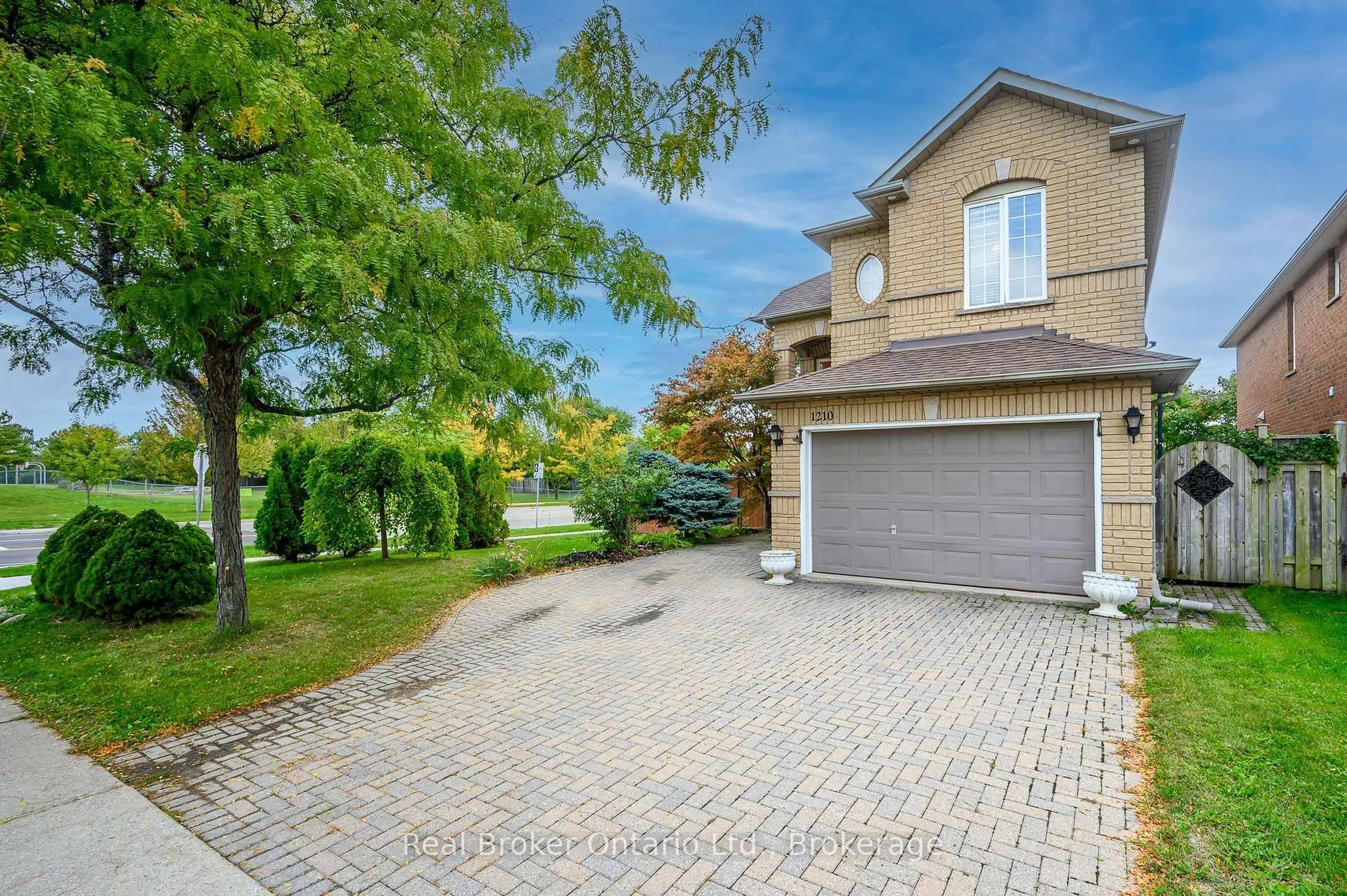 Unknown for 1210 Sandpiper Rd, Oakville Ontario L6M 3S3