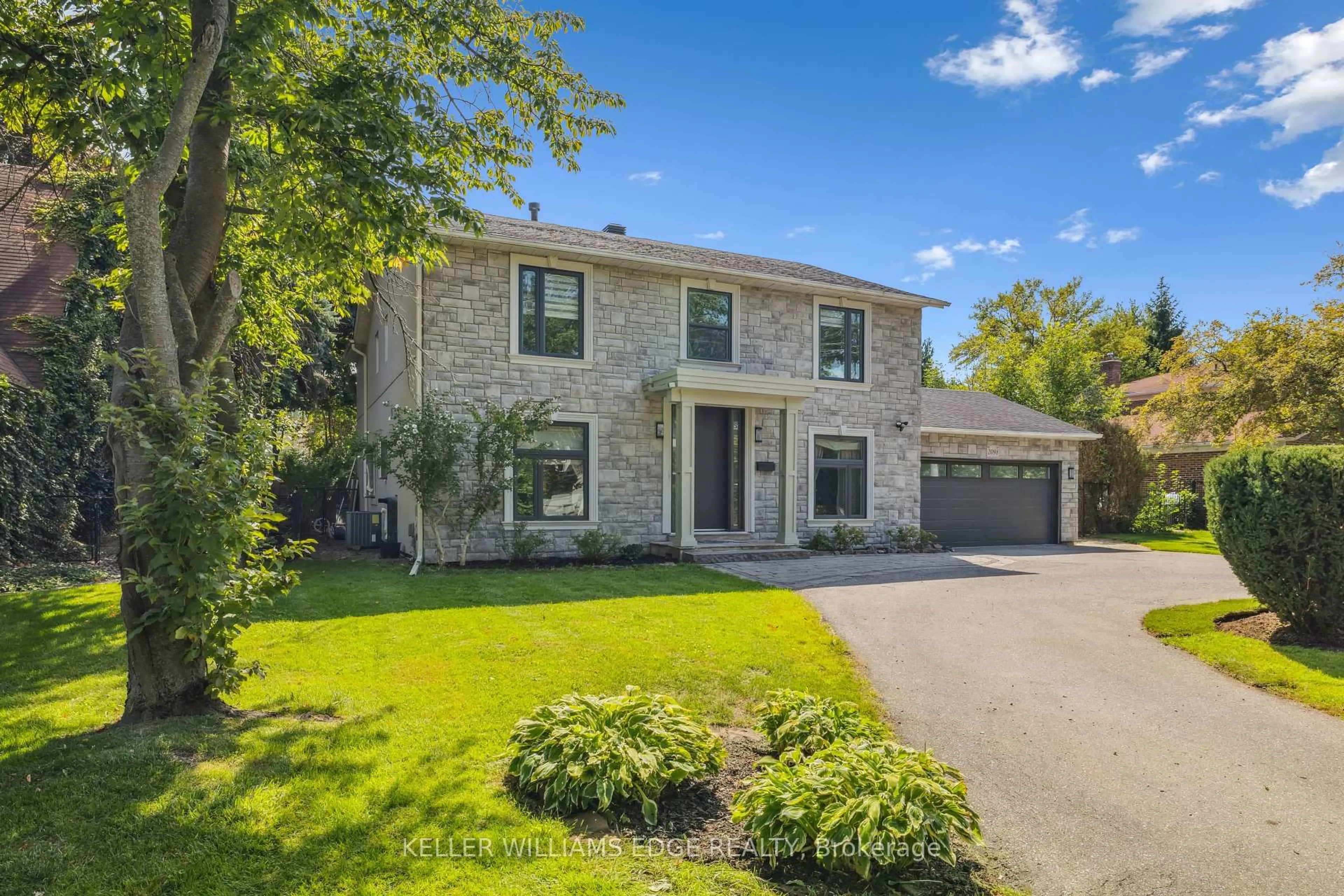 Home with brick exterior material, street for 2098 Mississauga Rd, Mississauga Ontario L5H 2K6