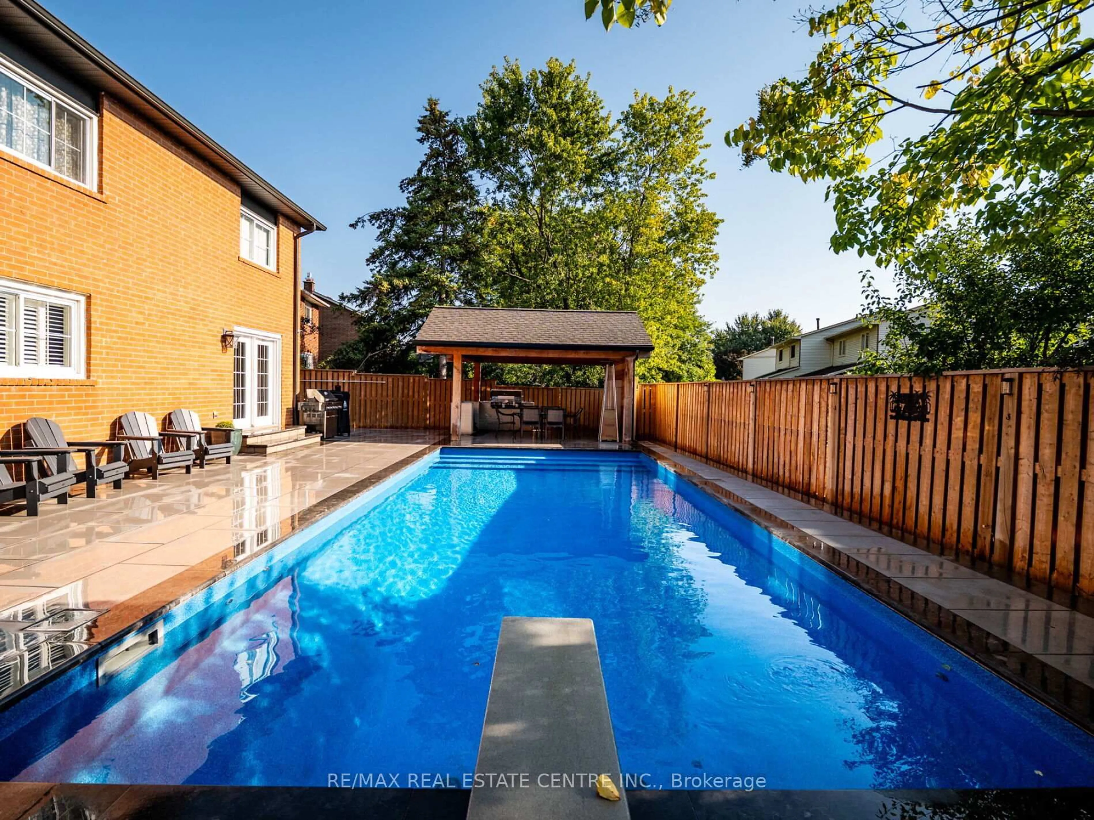 Pool for 678 Harrison Rd, Milton Ontario L9T 4S9