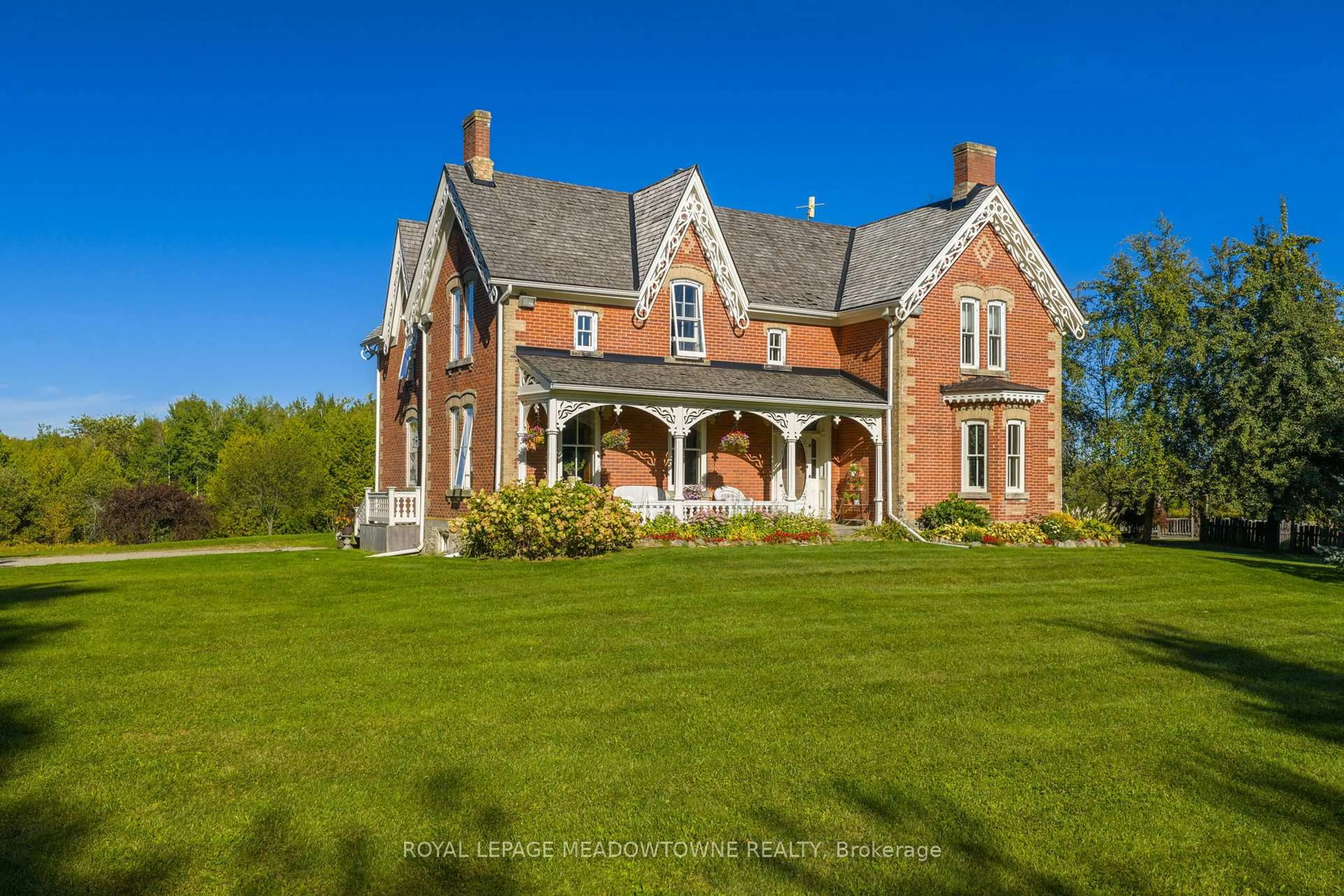 Home with brick exterior material, building for 16089 Shaws Creek Rd, Caledon Ontario L7C 1V9