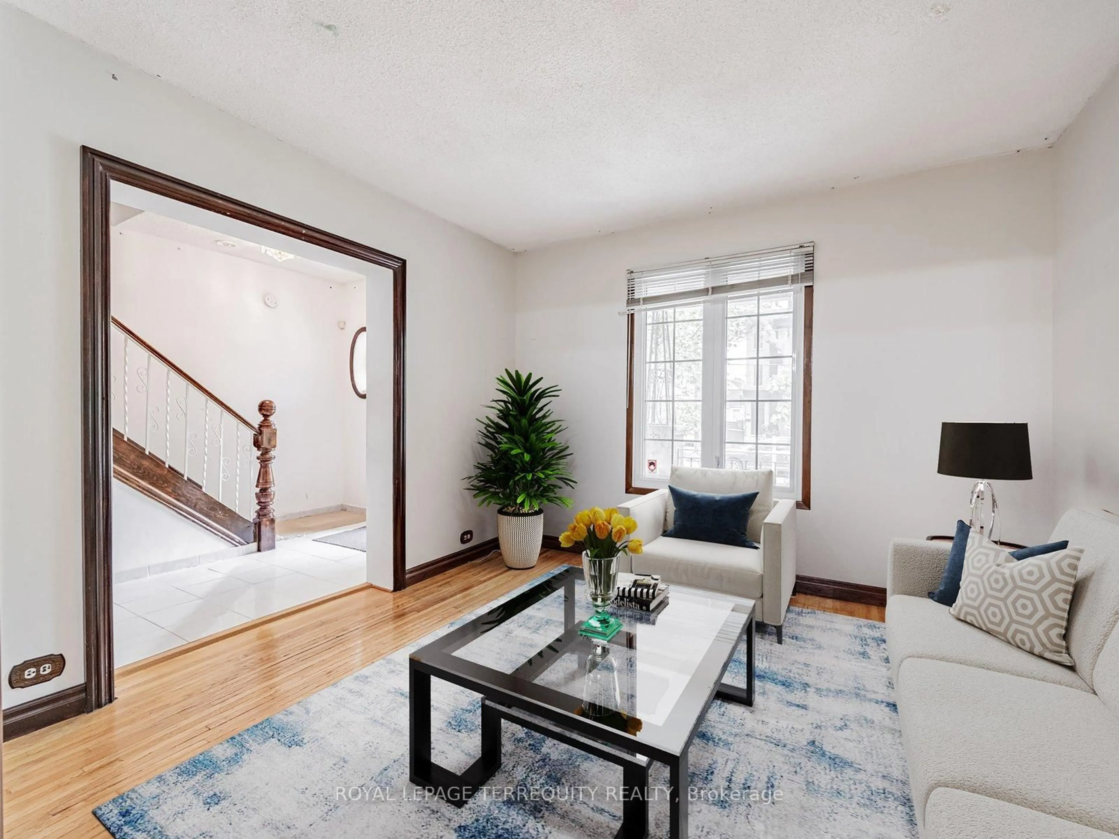 Living room with furniture, unknown for 578 Durie St, Toronto Ontario M6S 3H1