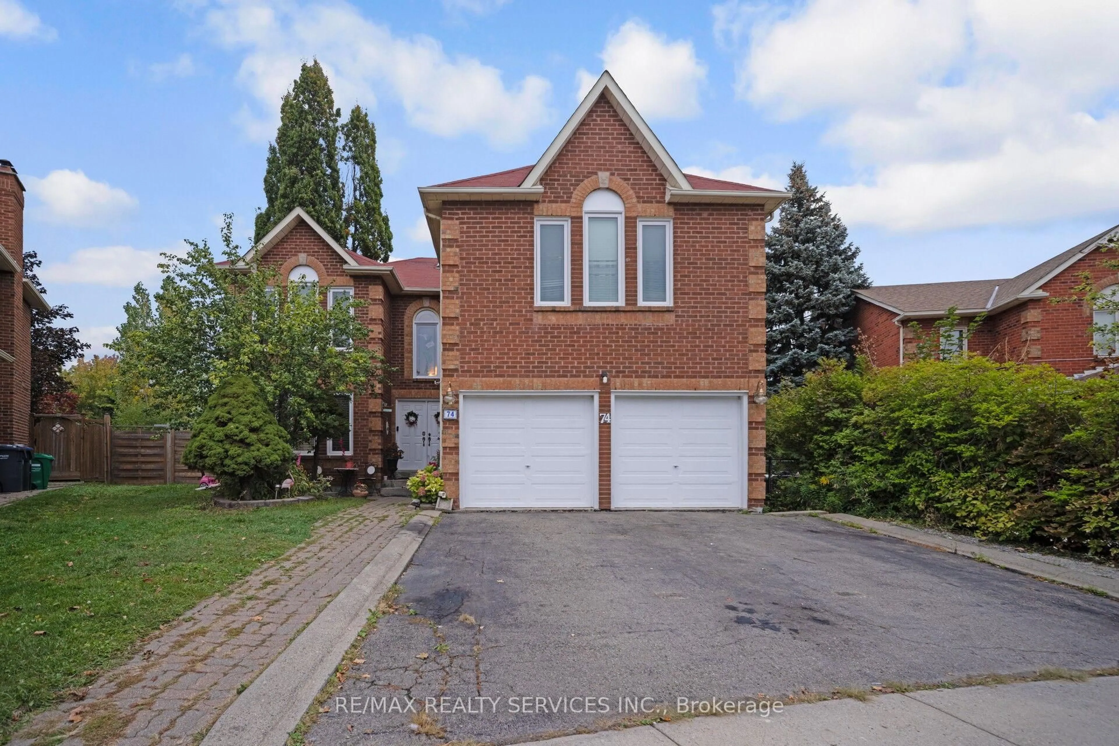 Home with brick exterior material, street for 74 Leeward Dr, Brampton Ontario L6S 5V8