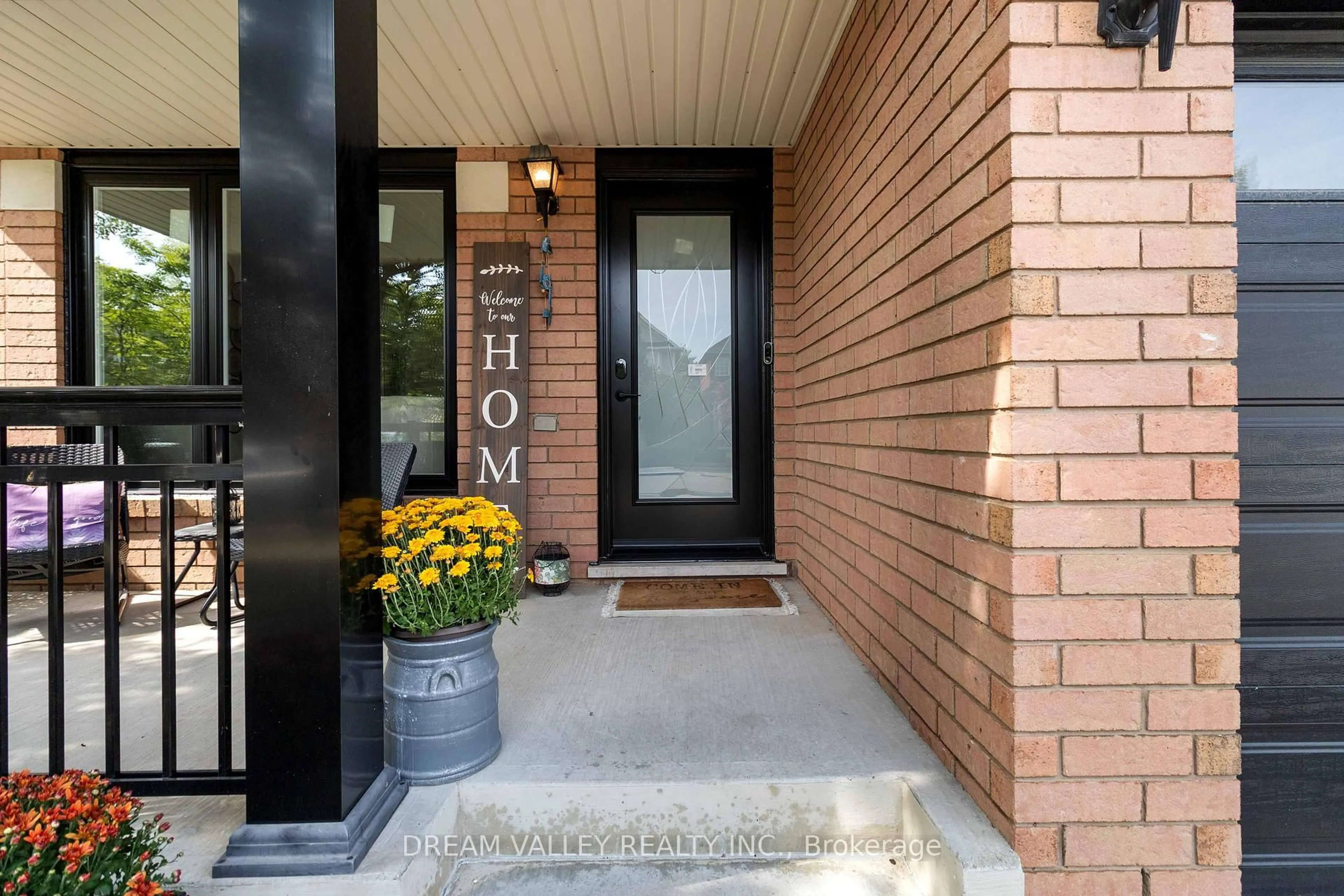 Indoor entryway for 1517 Evans Terr, Milton Ontario L9T 5J5
