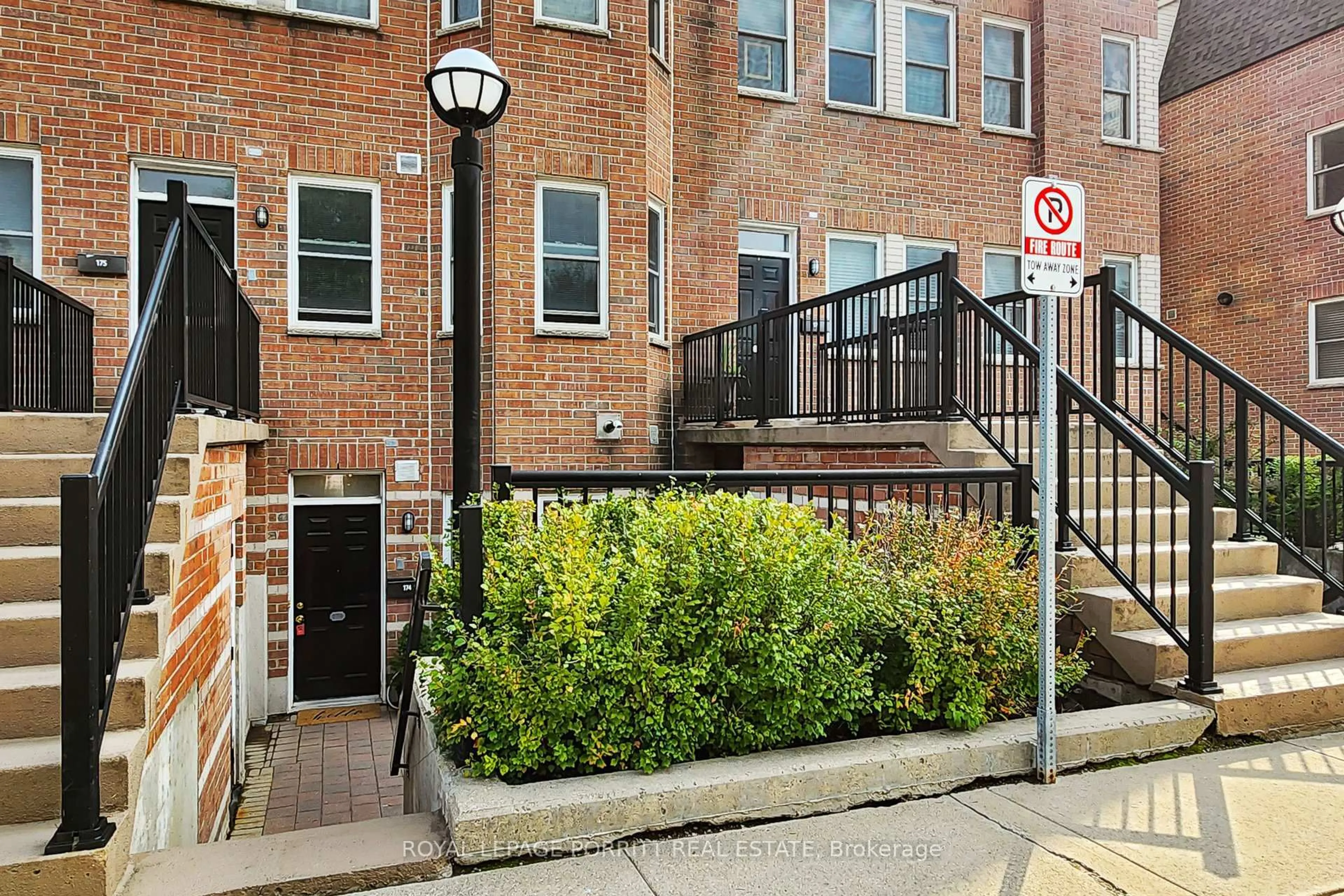 Patio, street for 760 Lawrence Ave #174, Toronto Ontario M6A 3E7