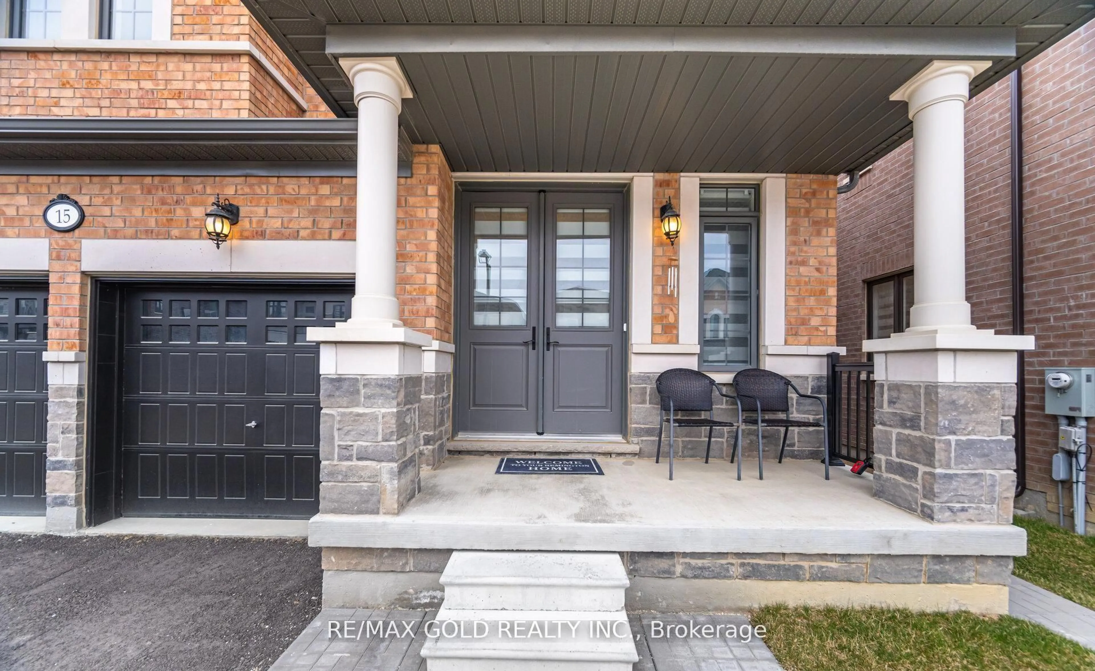 Home with brick exterior material, street for 15 Duxbury Rd, Brampton Ontario L6R 4E3
