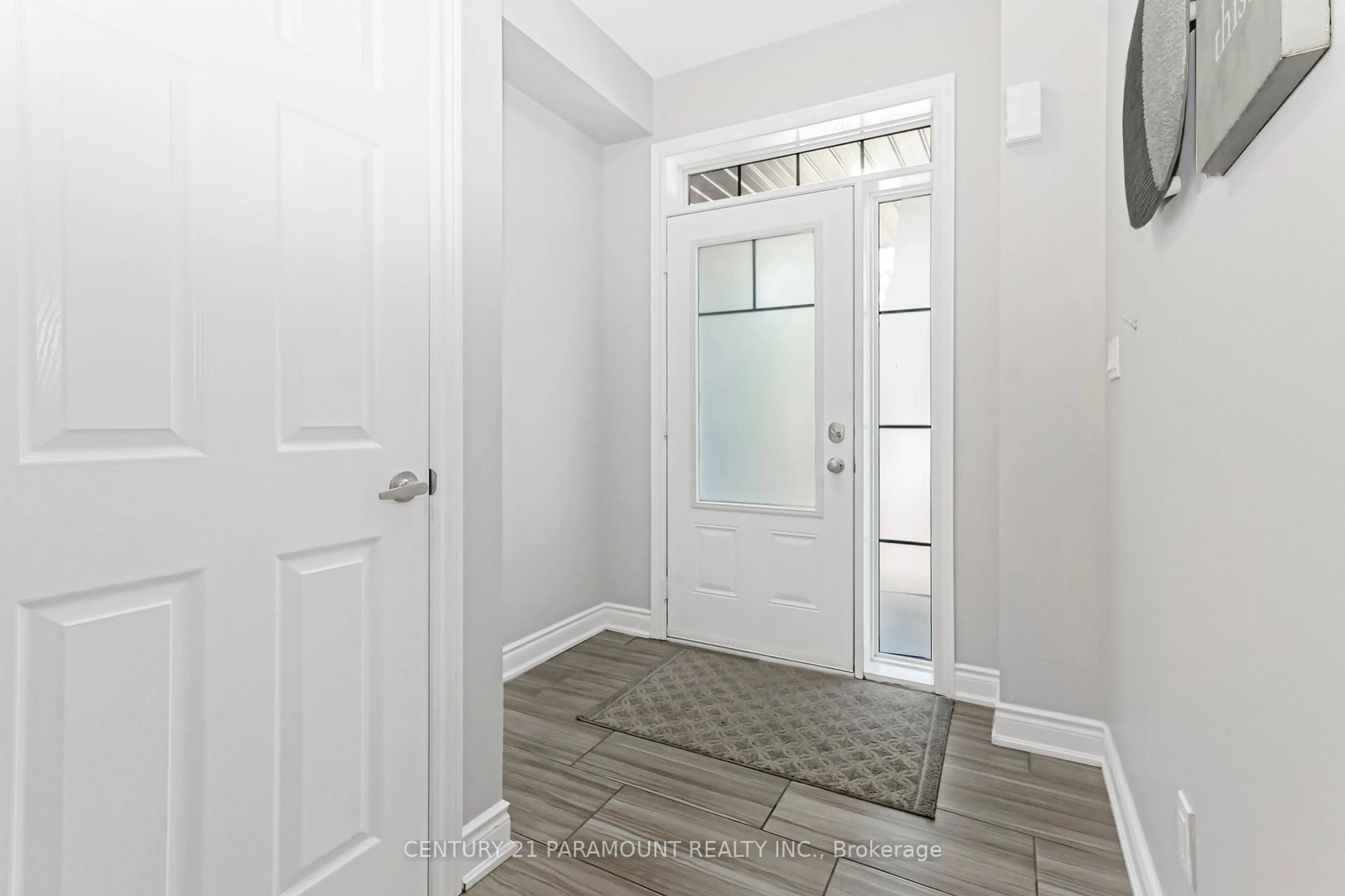 Indoor entryway for 57 Doris Pawley Cres, Caledon Ontario L7C 4E7