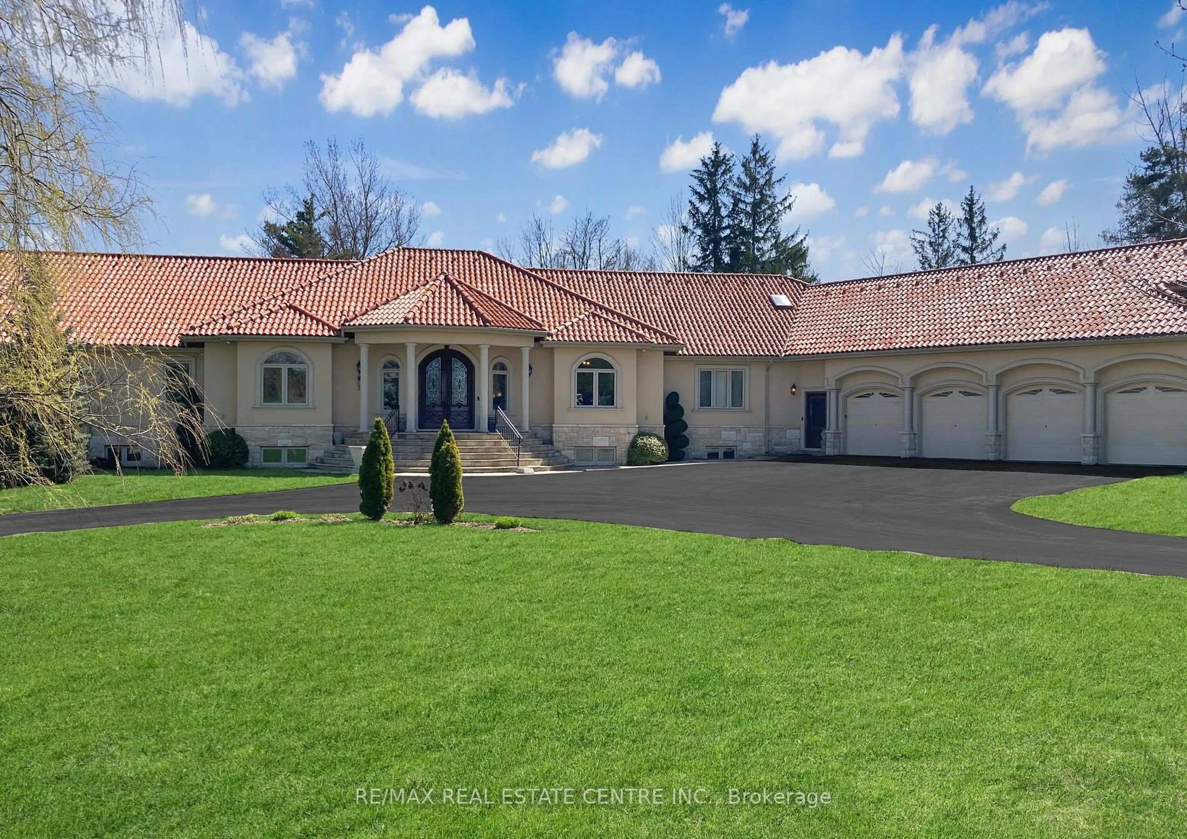 A pic from outside/outdoor area/front of a property/back of a property/a pic from drone, unknown for 16282 27 Side Rd, Halton Hills Ontario L0P 1N0