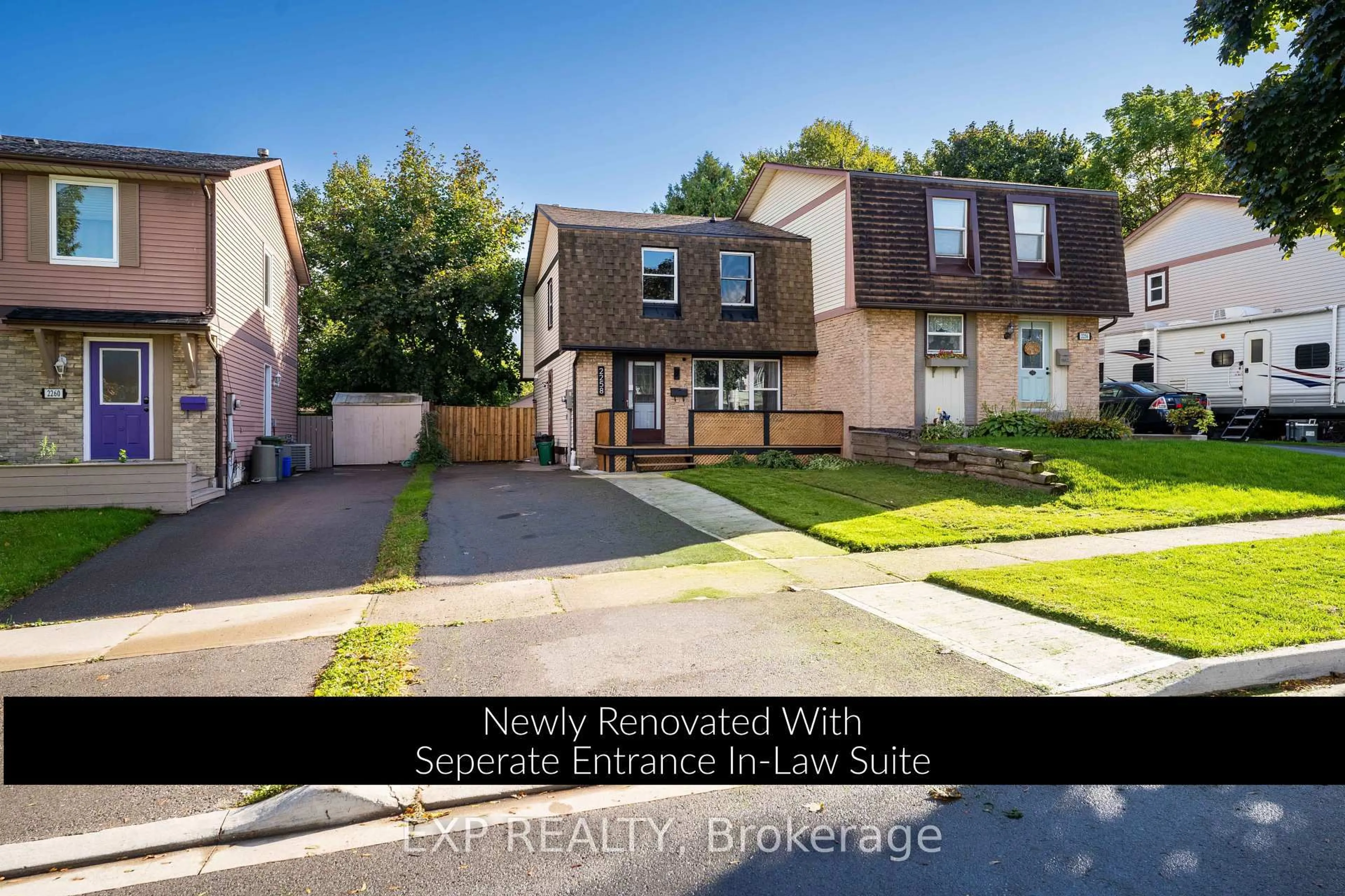 A pic from outside/outdoor area/front of a property/back of a property/a pic from drone, street for 2258 Manchester Dr, Burlington Ontario L7P 3W2