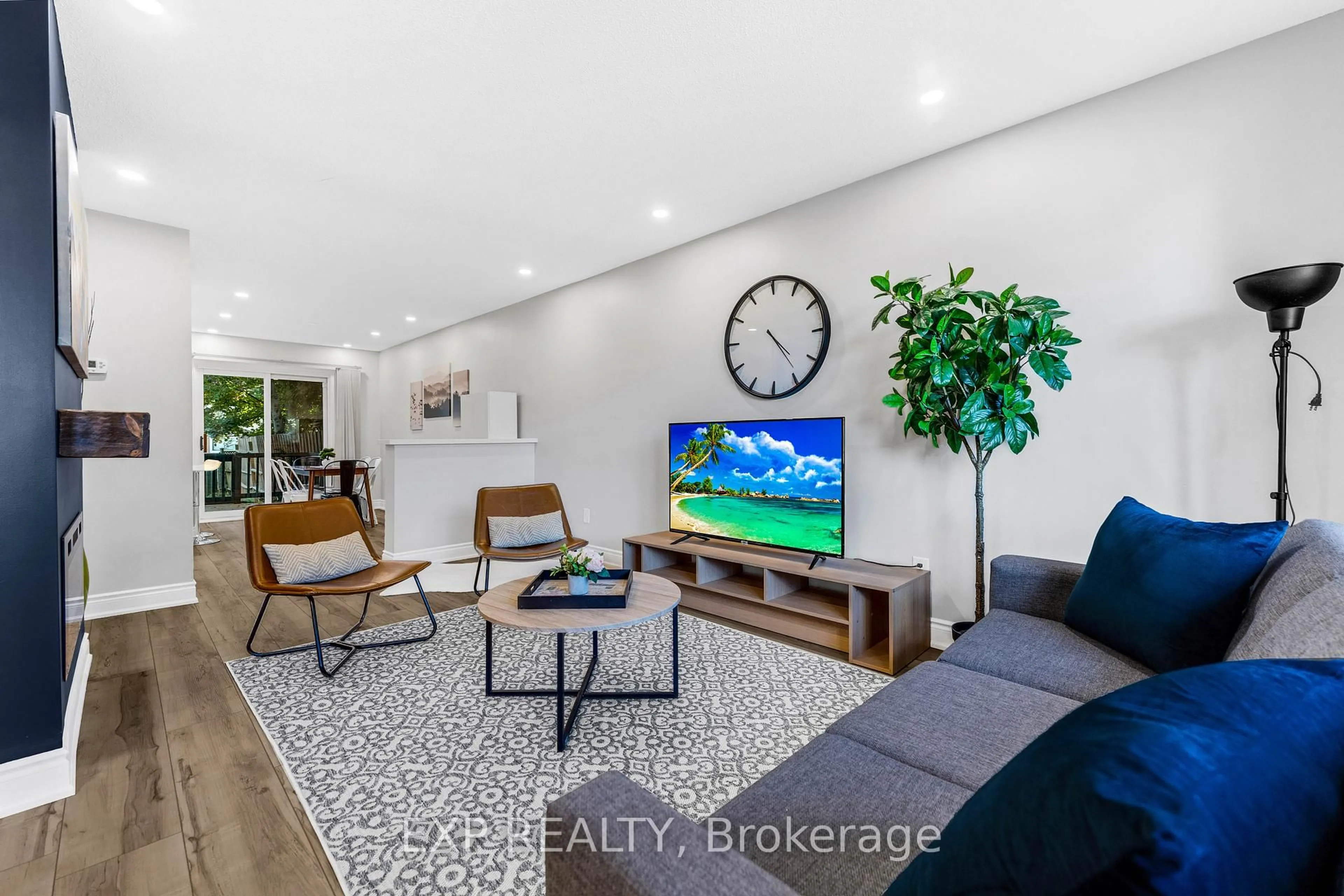 Living room with furniture, unknown for 2258 Manchester Dr, Burlington Ontario L7P 3W2