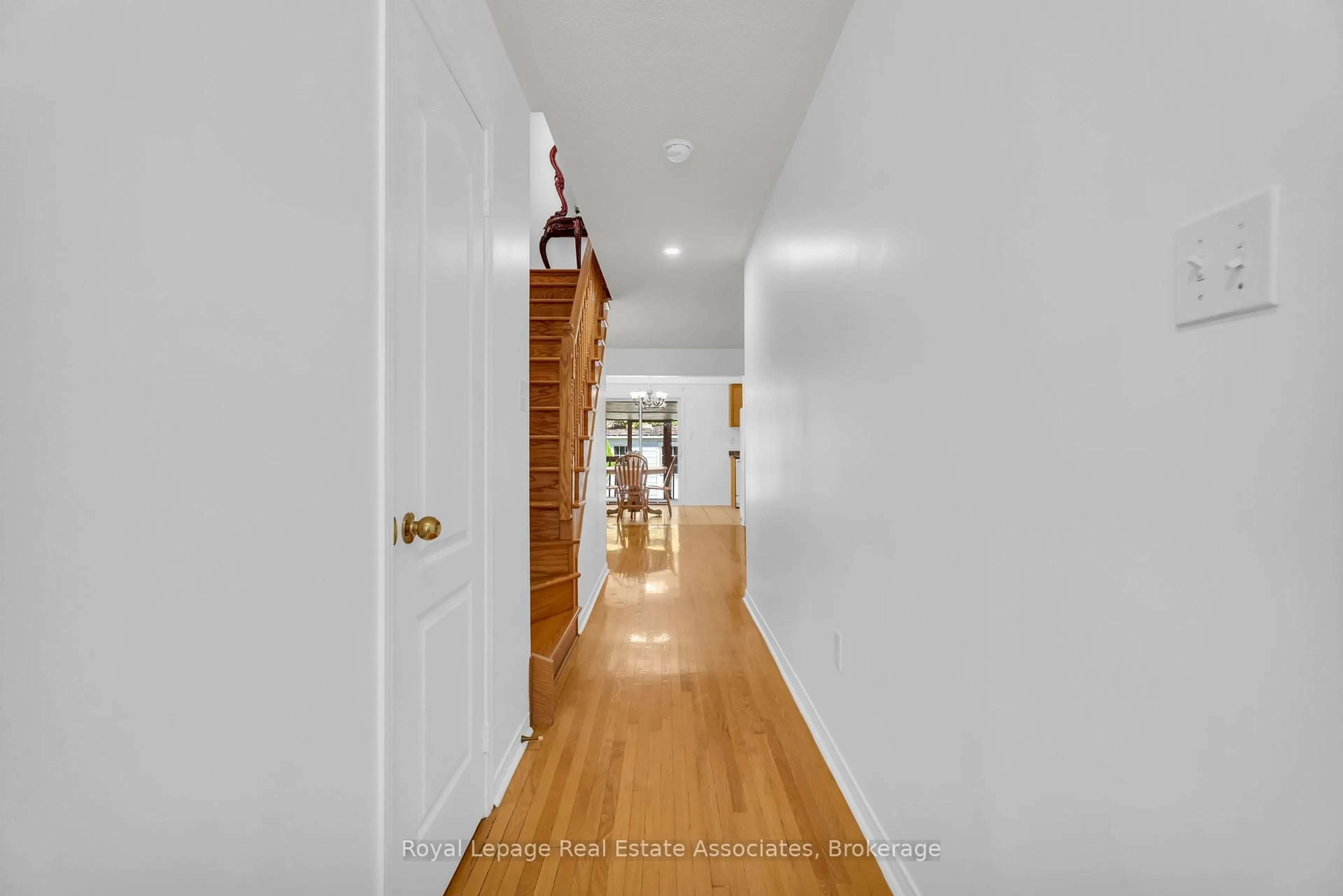 Indoor foyer for 69 Lonestar Cres, Brampton Ontario L7A 2J1