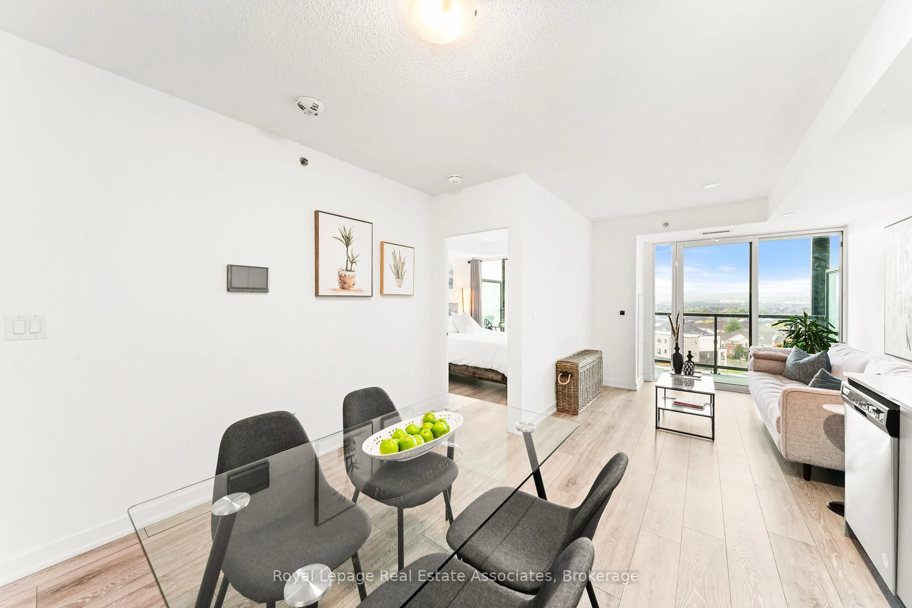 A pic of a room for 3200 Dakota Common #719B, Burlington Ontario L7M 2A7