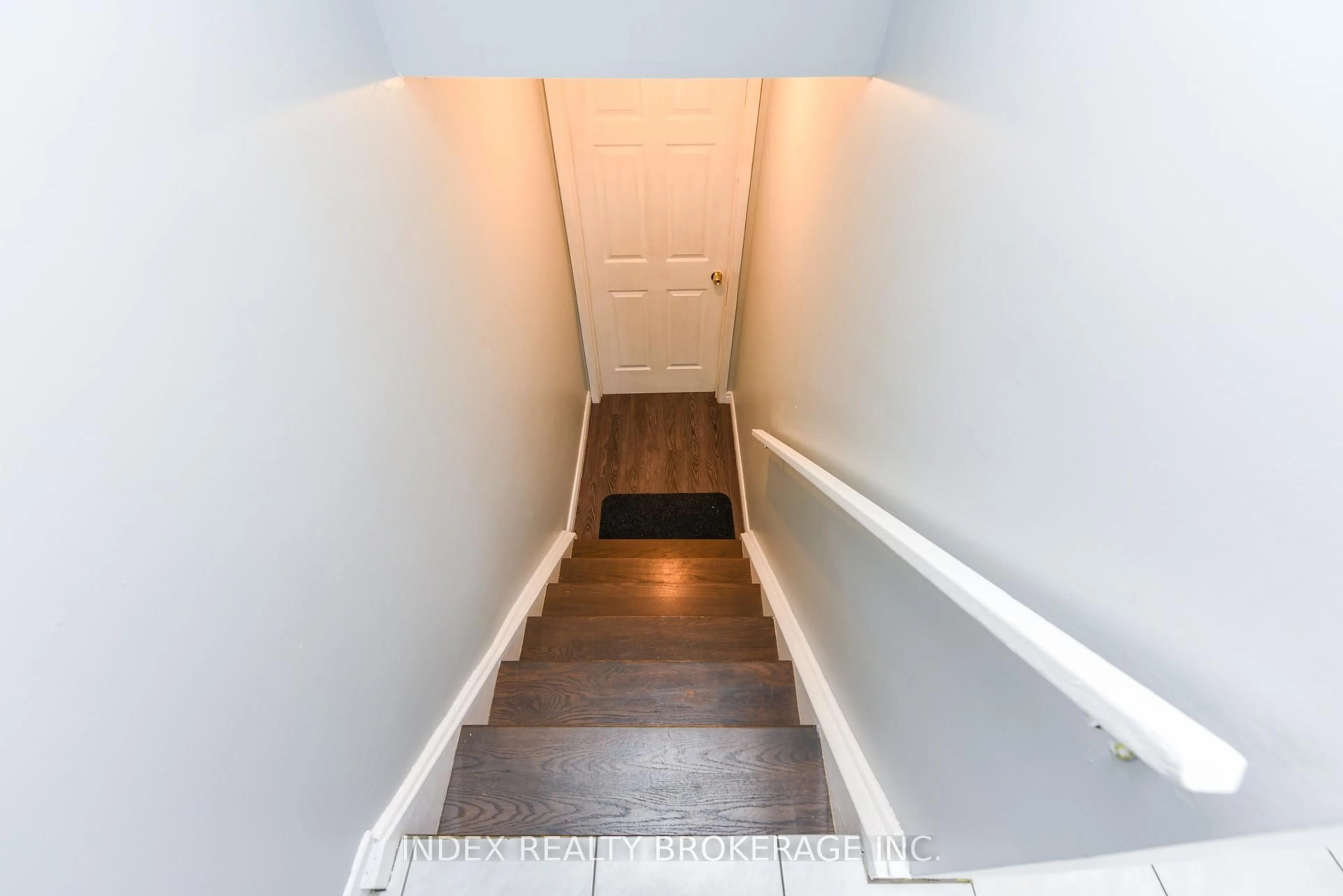 Stairs for 7475 Goreway Dr #50, Mississauga Ontario L4T 3T3