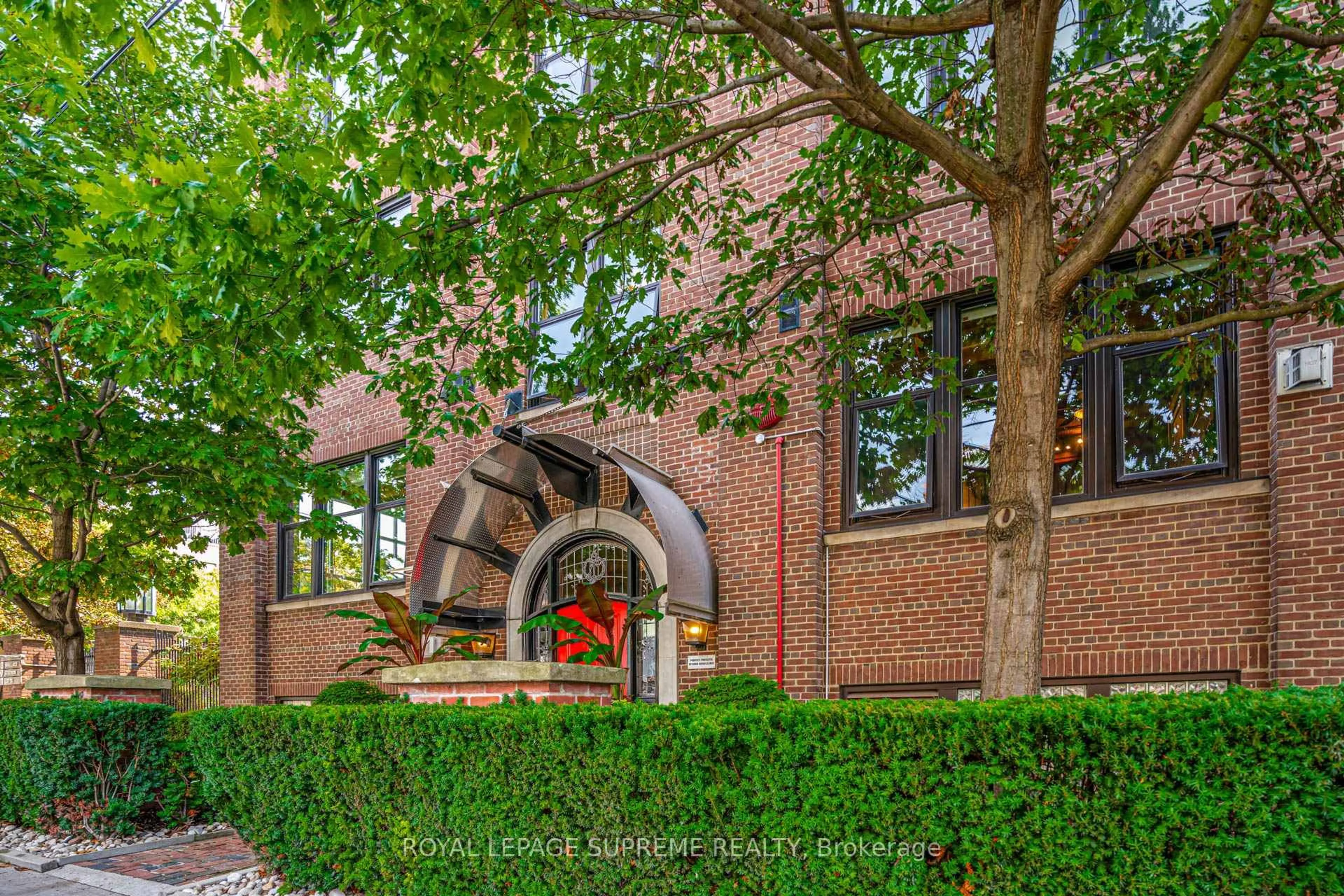 Home with brick exterior material, street for 371 Wallace Ave #10, Toronto Ontario M6P 3N8