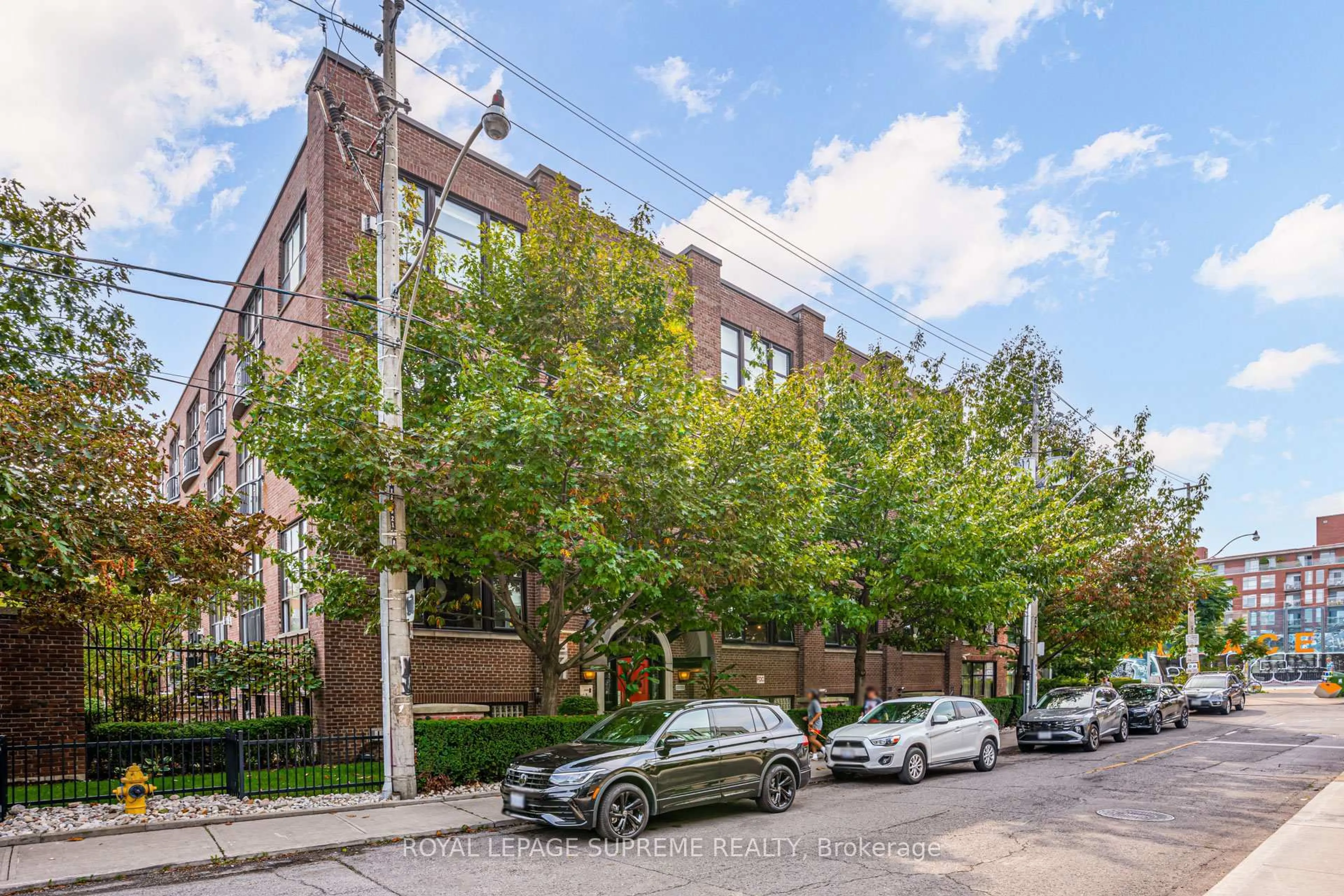 Unknown for 371 Wallace Ave #10, Toronto Ontario M6P 3N8