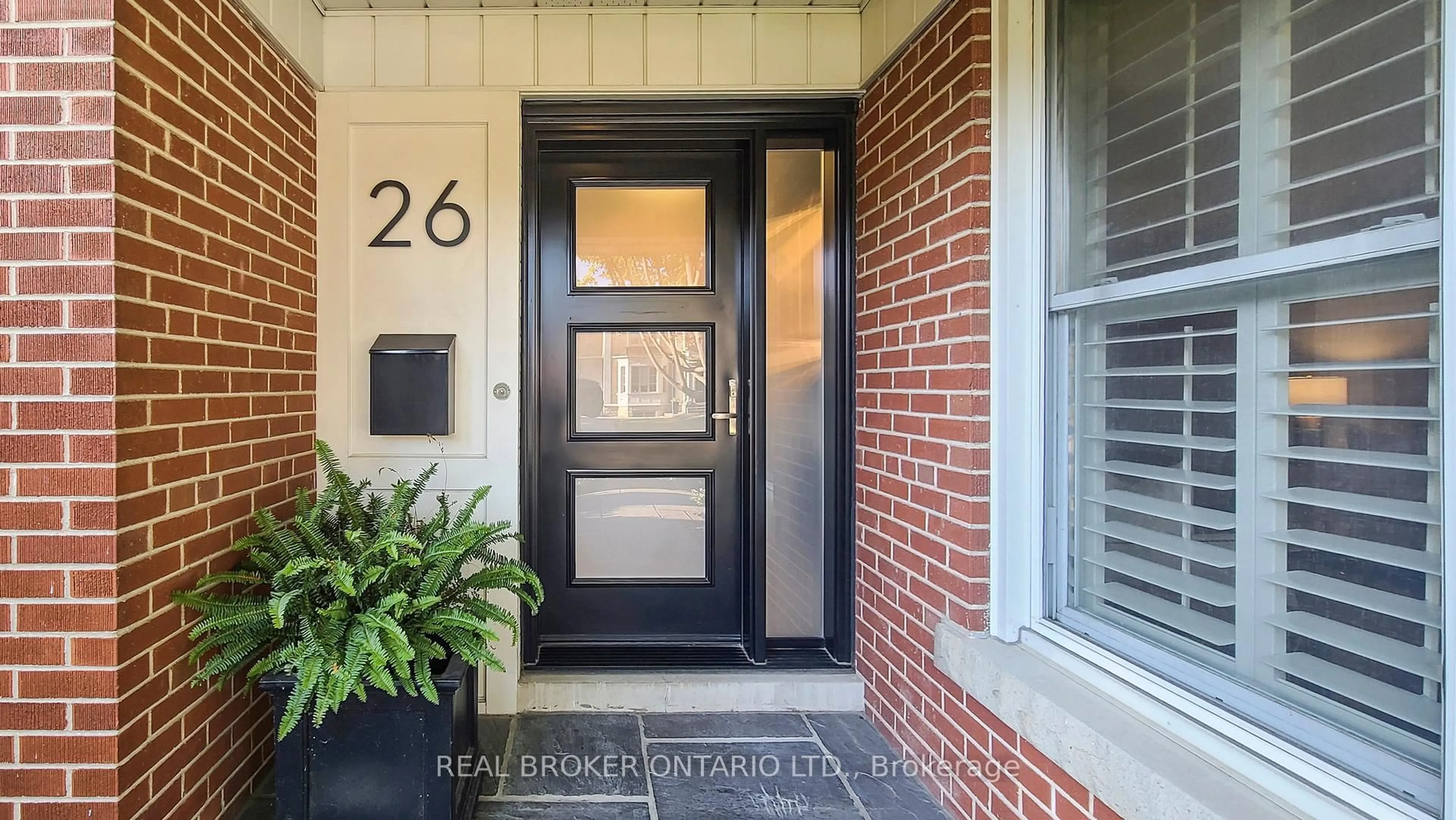 Indoor entryway for 26 Abilene Dr, Toronto Ontario M9A 2M8