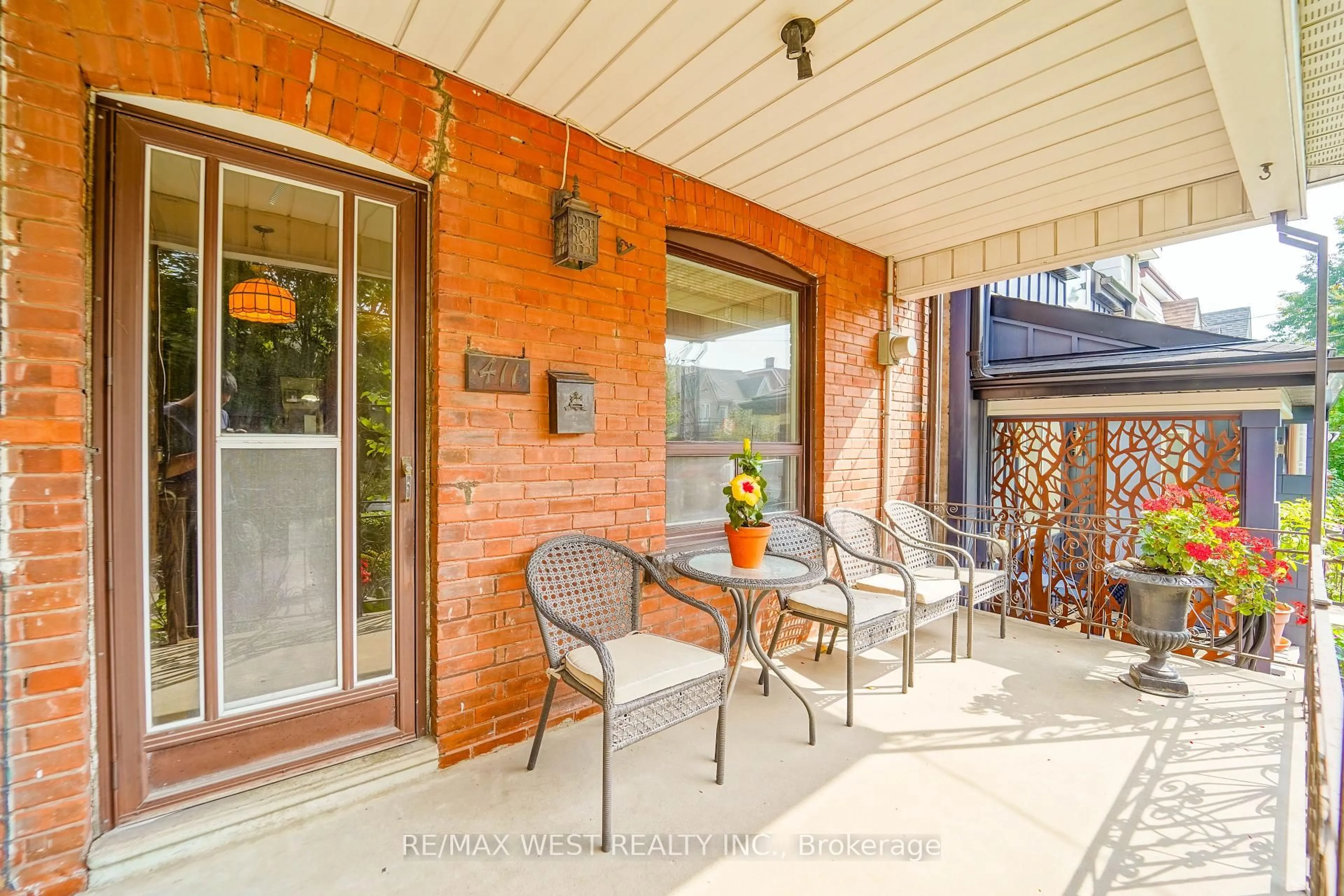 Patio, street for 411 Westmoreland Ave, Toronto Ontario M6H 3A6