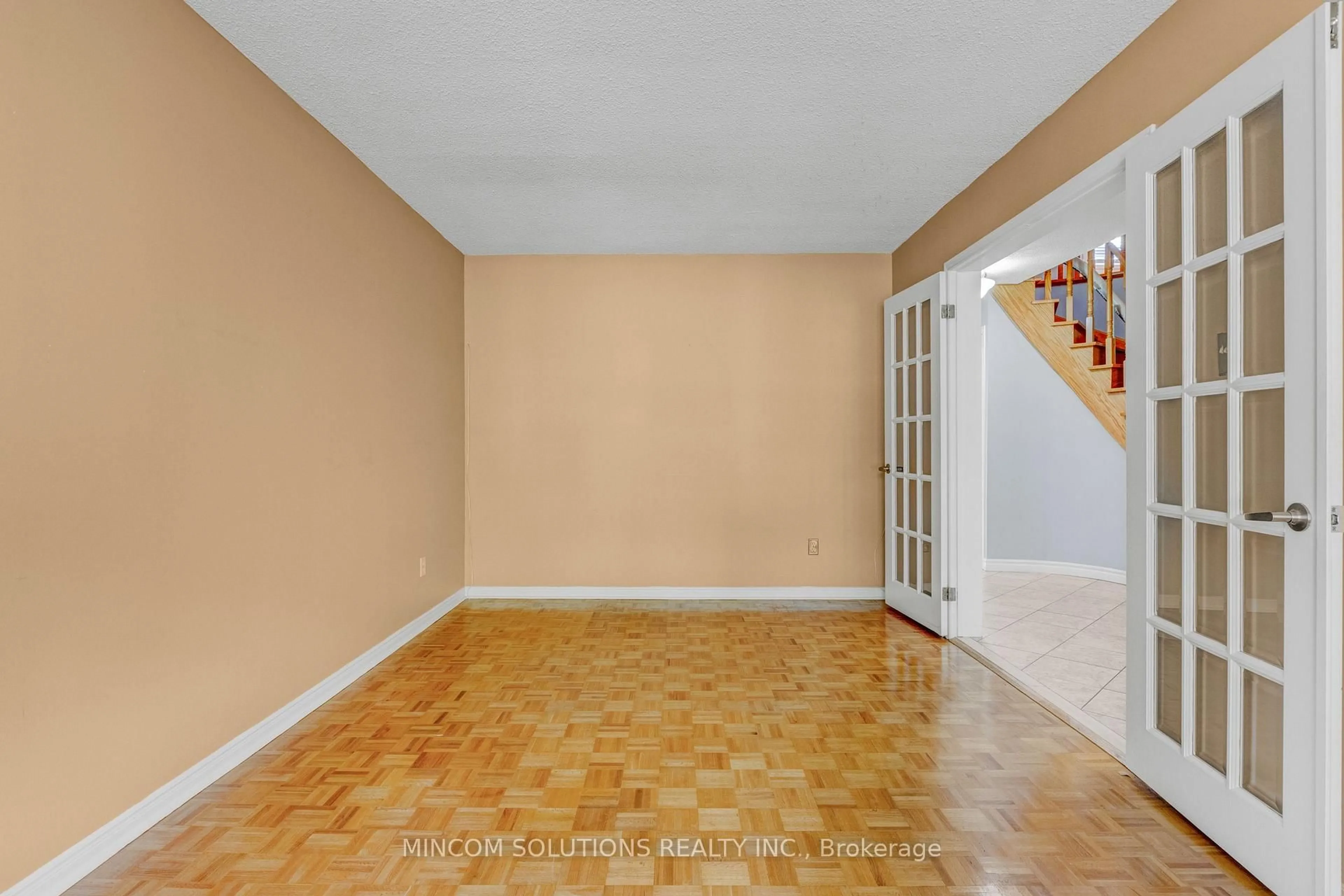 Unknown for 2394 Credit Valley Rd, Mississauga Ontario L5M 4E6