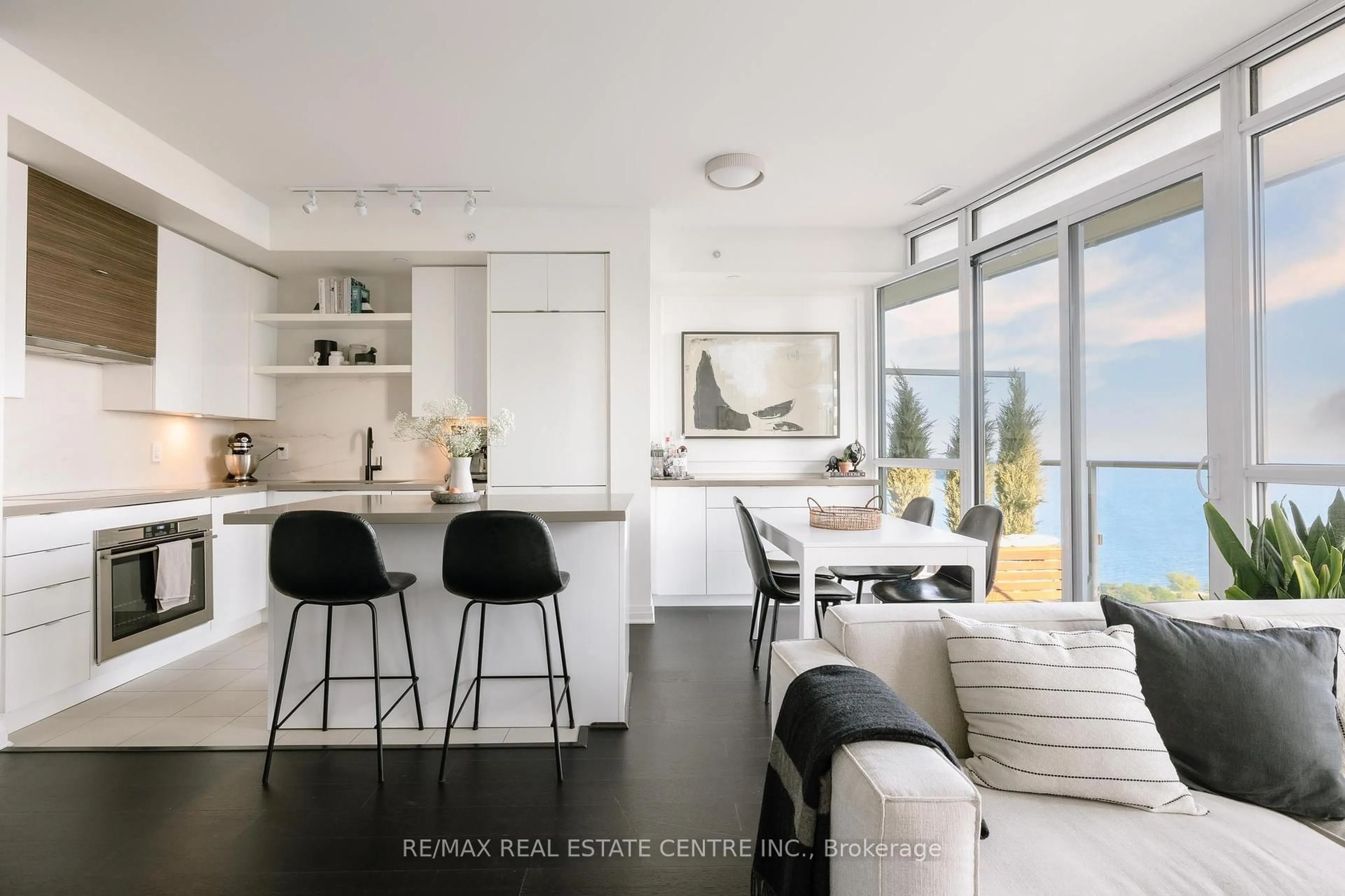 Open concept kitchen, unknown for 59 Annie Craig Dr #3005, Toronto Ontario M8V 0C5