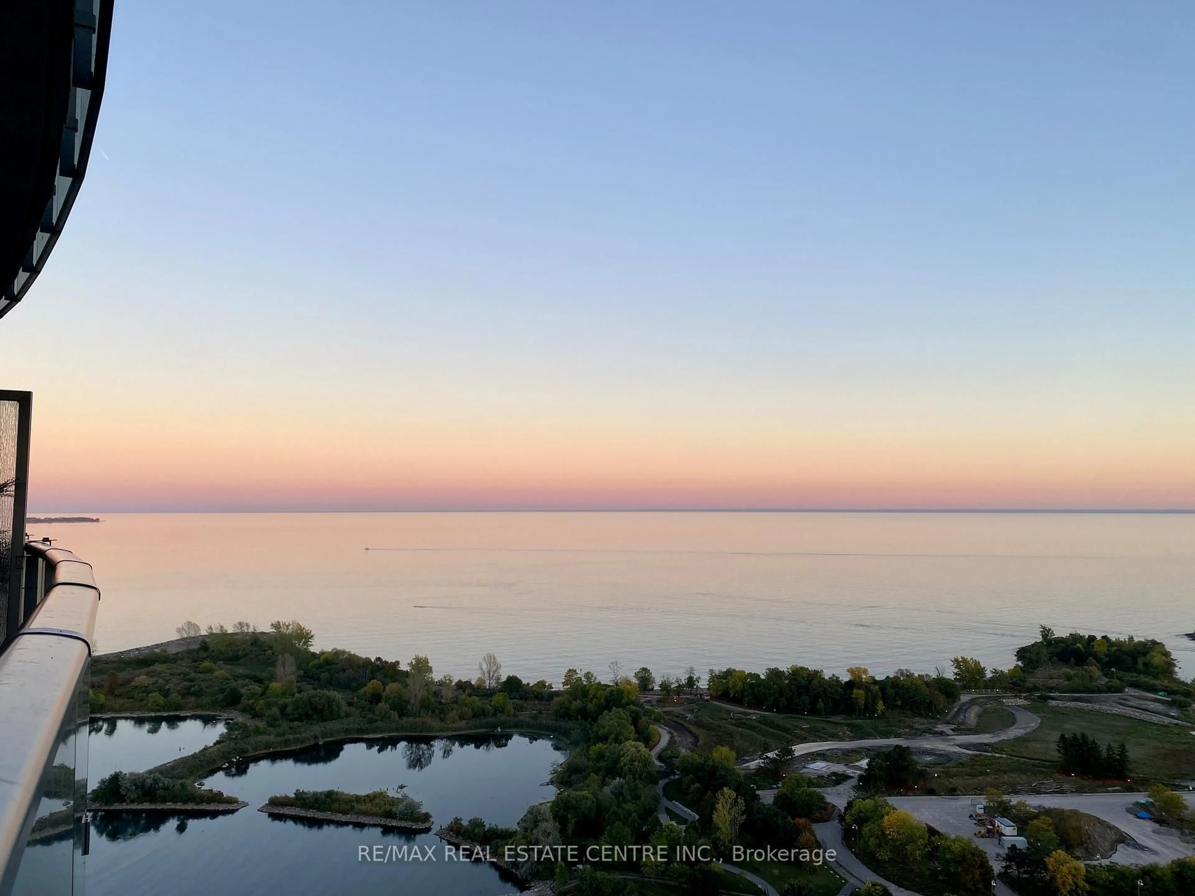 A pic from outside/outdoor area/front of a property/back of a property/a pic from drone, water/lake/river/ocean view for 59 Annie Craig Dr #3005, Toronto Ontario M8V 0C5