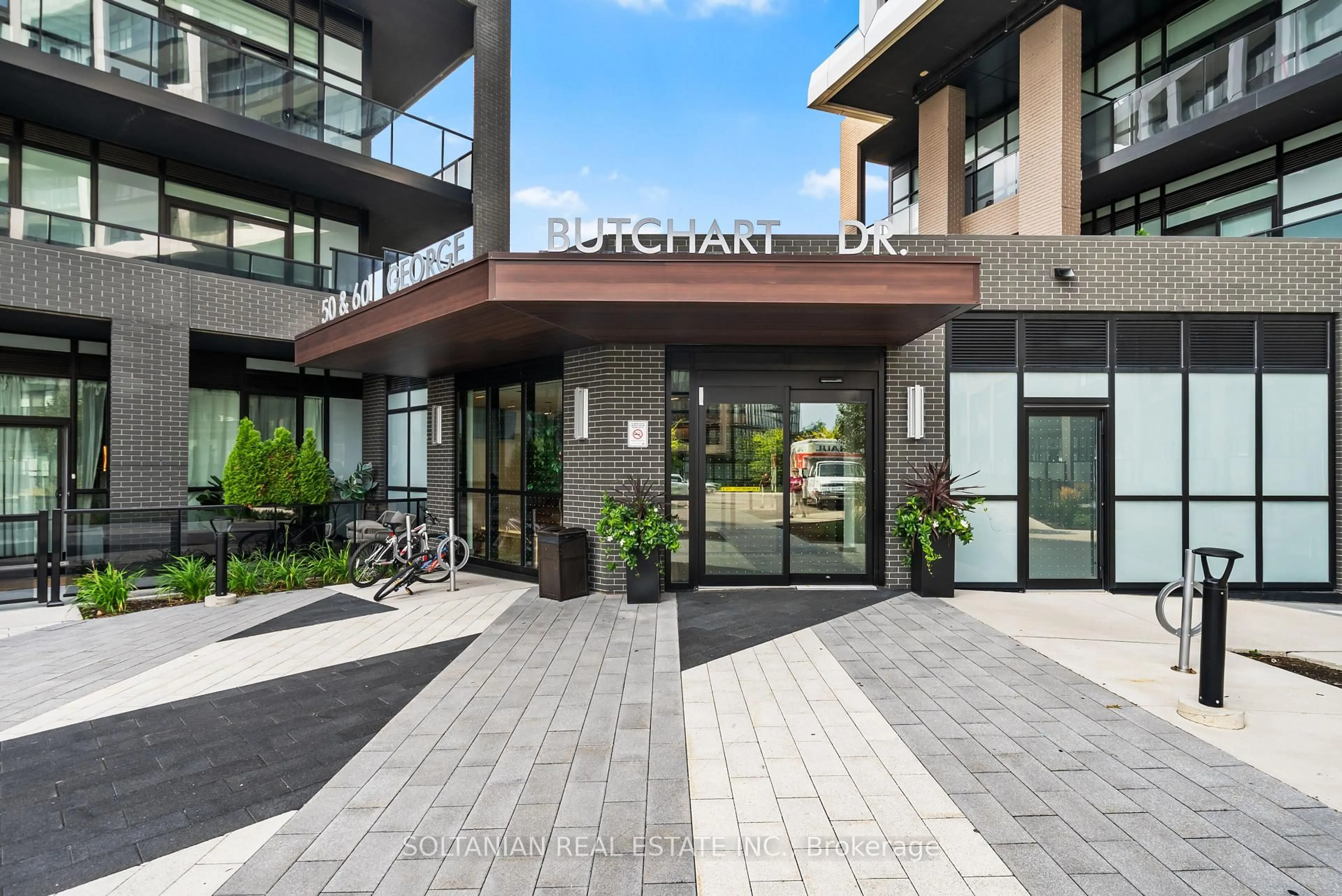Indoor foyer for 50 George Butchart Dr #810, Toronto Ontario M3K 0C9