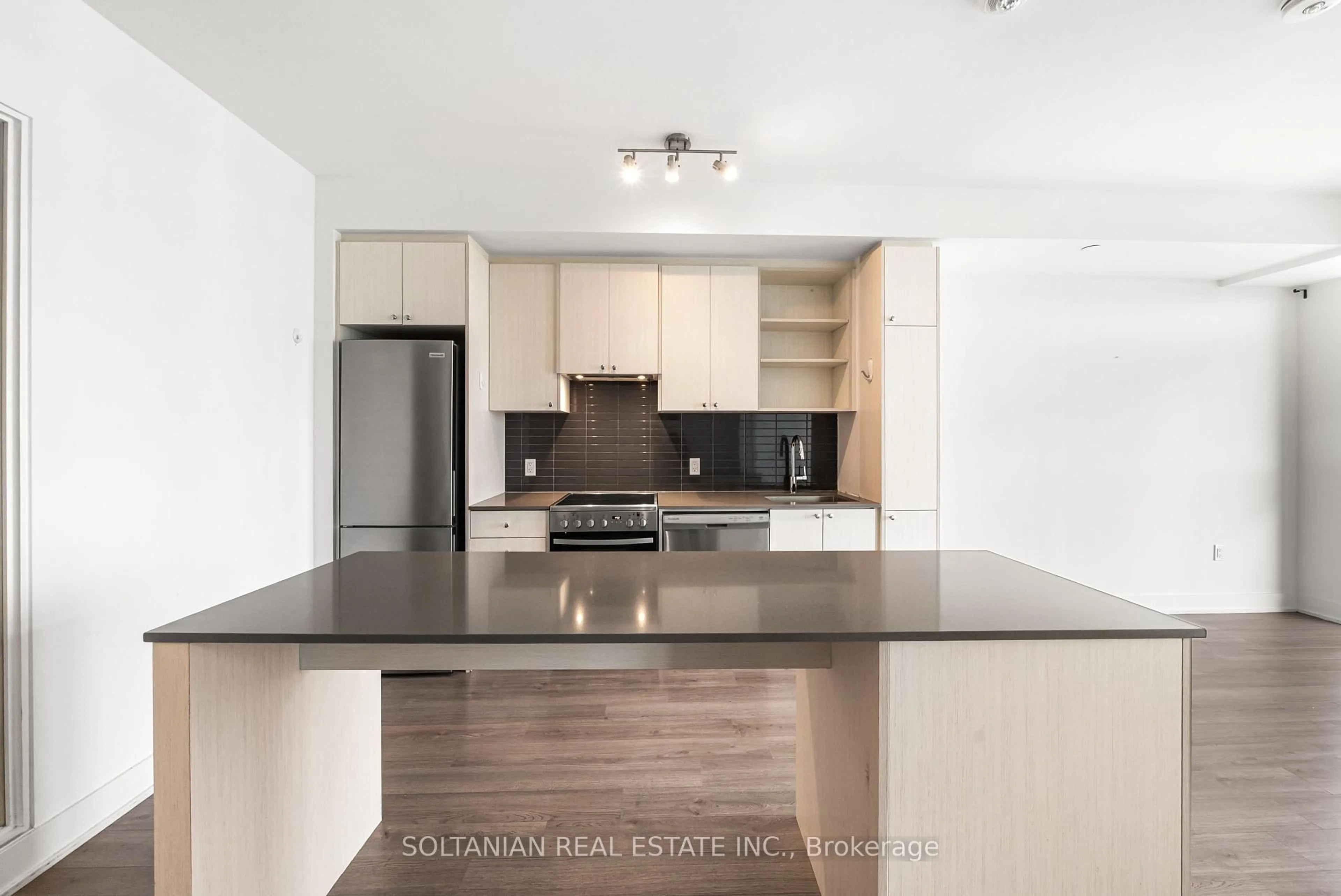Unknown for 50 George Butchart Dr #810, Toronto Ontario M3K 0C9