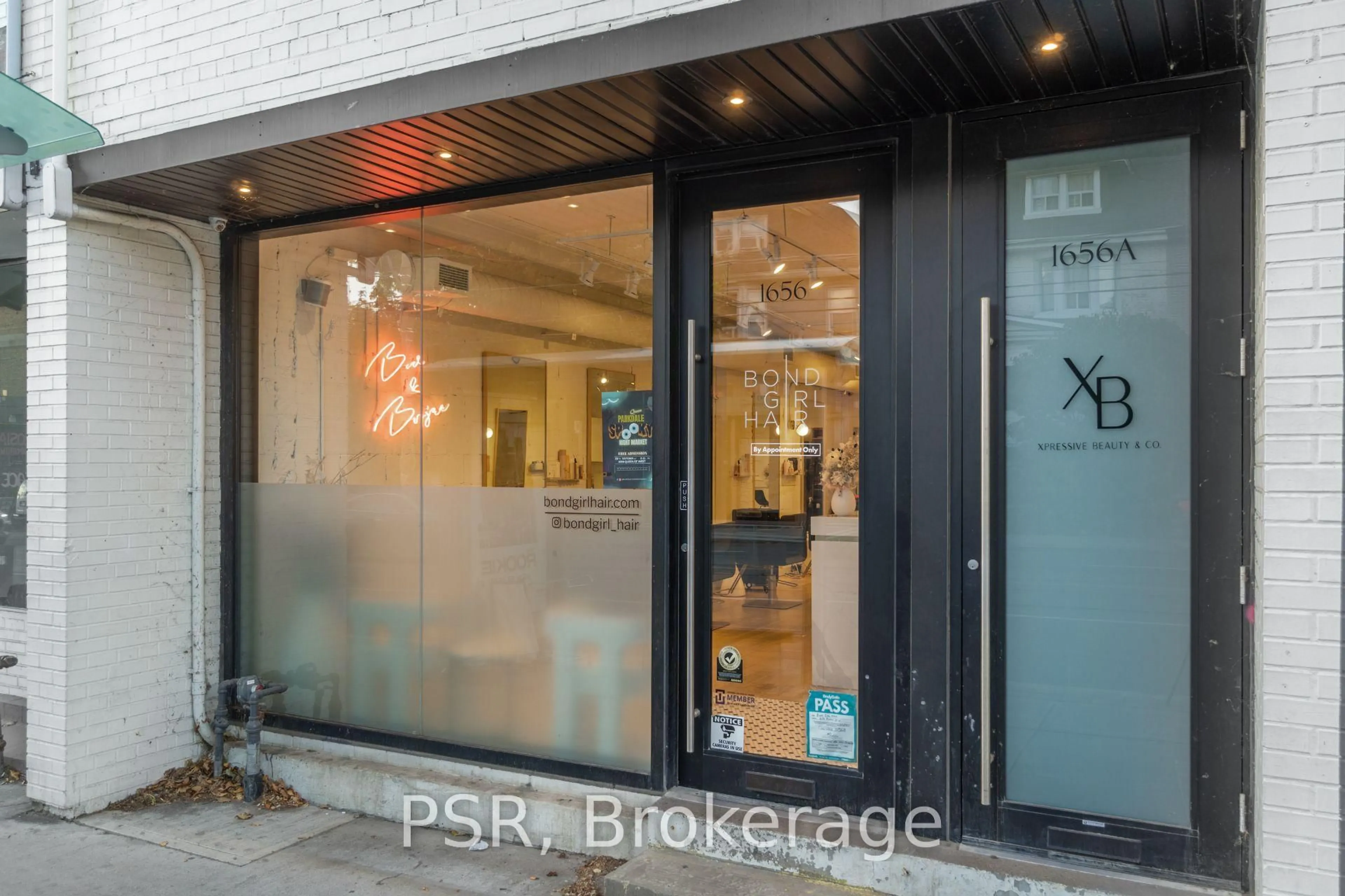 Unknown for 1656 Queen St, Toronto Ontario M6R 1B2