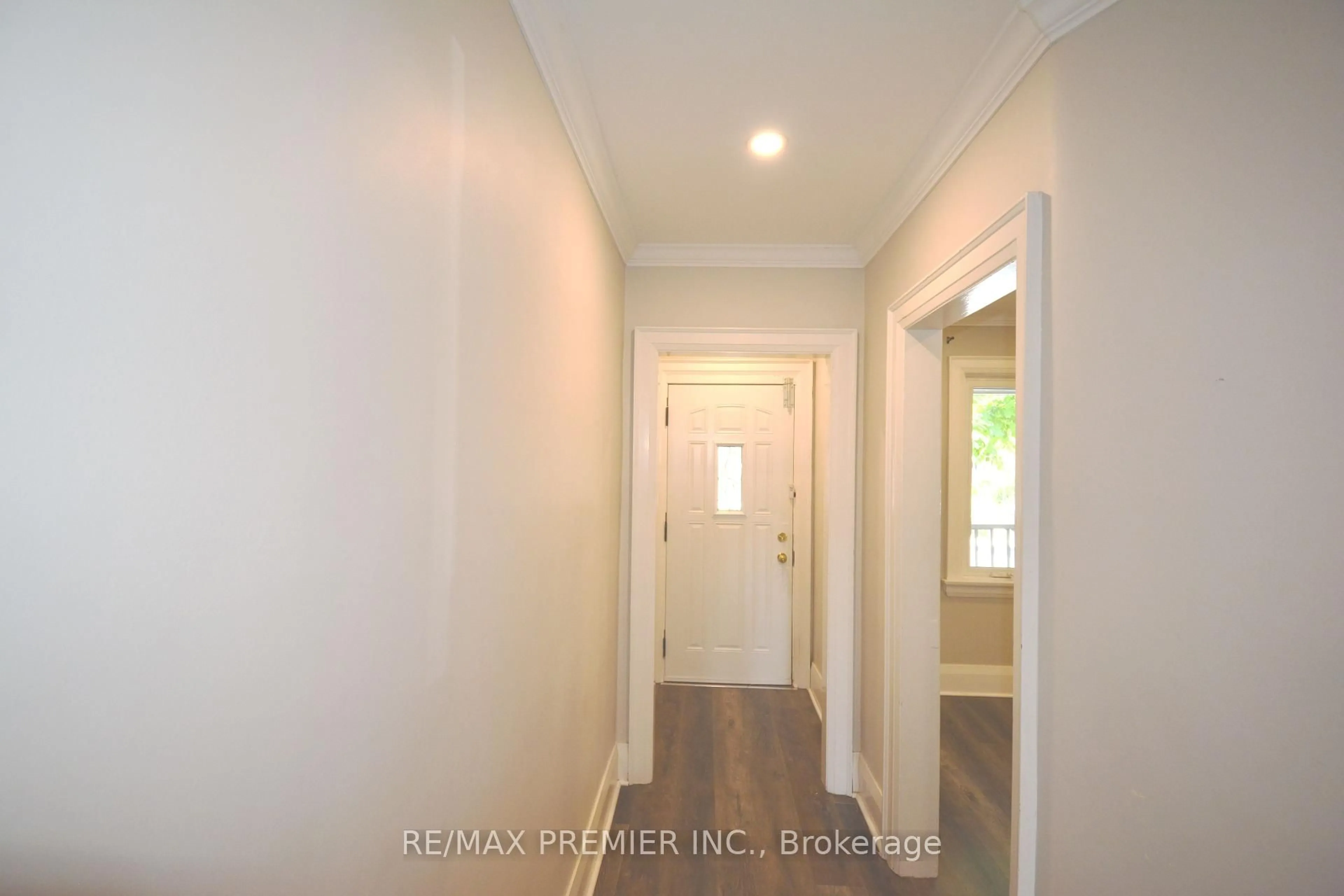 Indoor entryway for 256 Harvie Ave, Toronto Ontario M6E 4K6