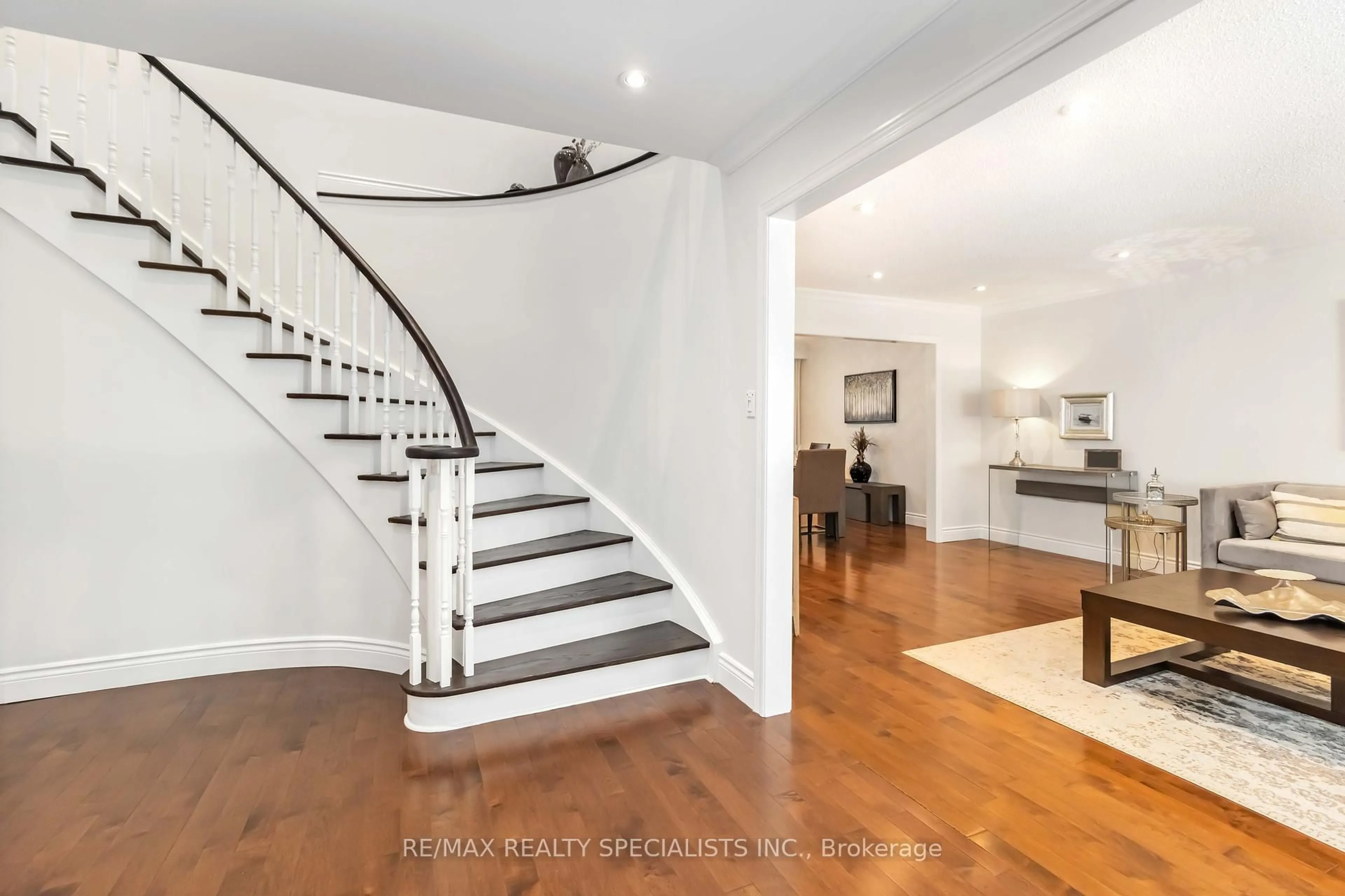 Unknown for 2441 Nikanna Rd, Mississauga Ontario L5C 2W8