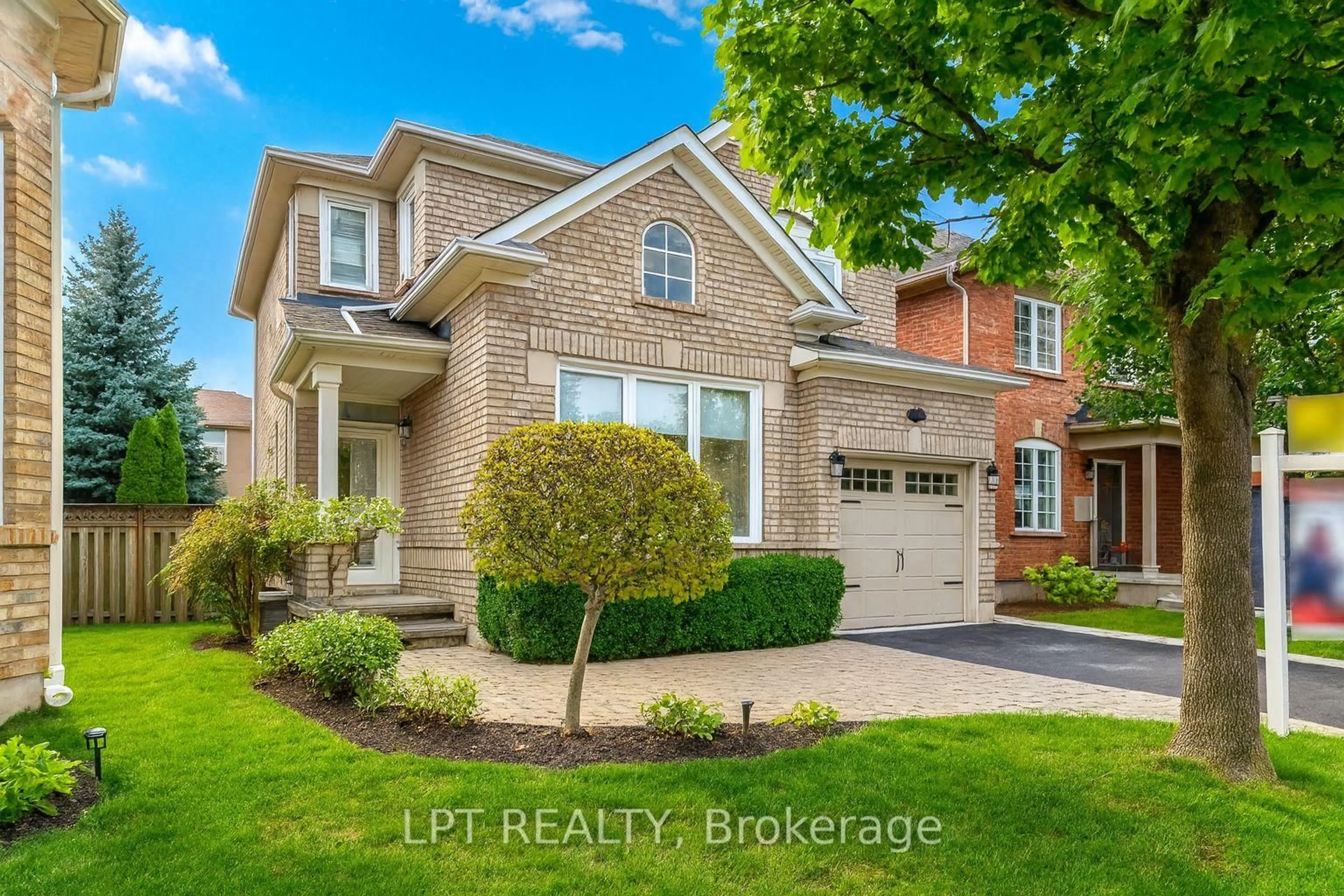 Home with brick exterior material, street for 2270 Dunforest Cres, Oakville Ontario L6M 4X3
