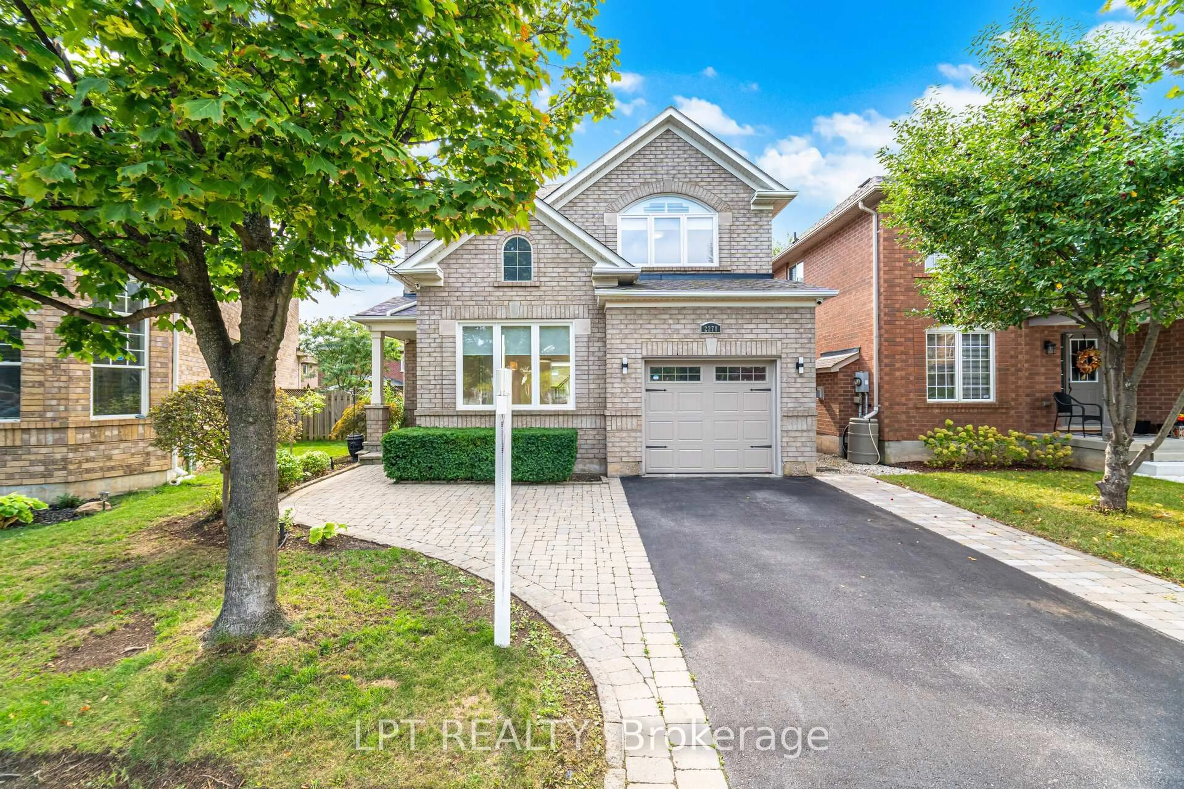 Home with brick exterior material, street for 2270 Dunforest Cres, Oakville Ontario L6M 4X3