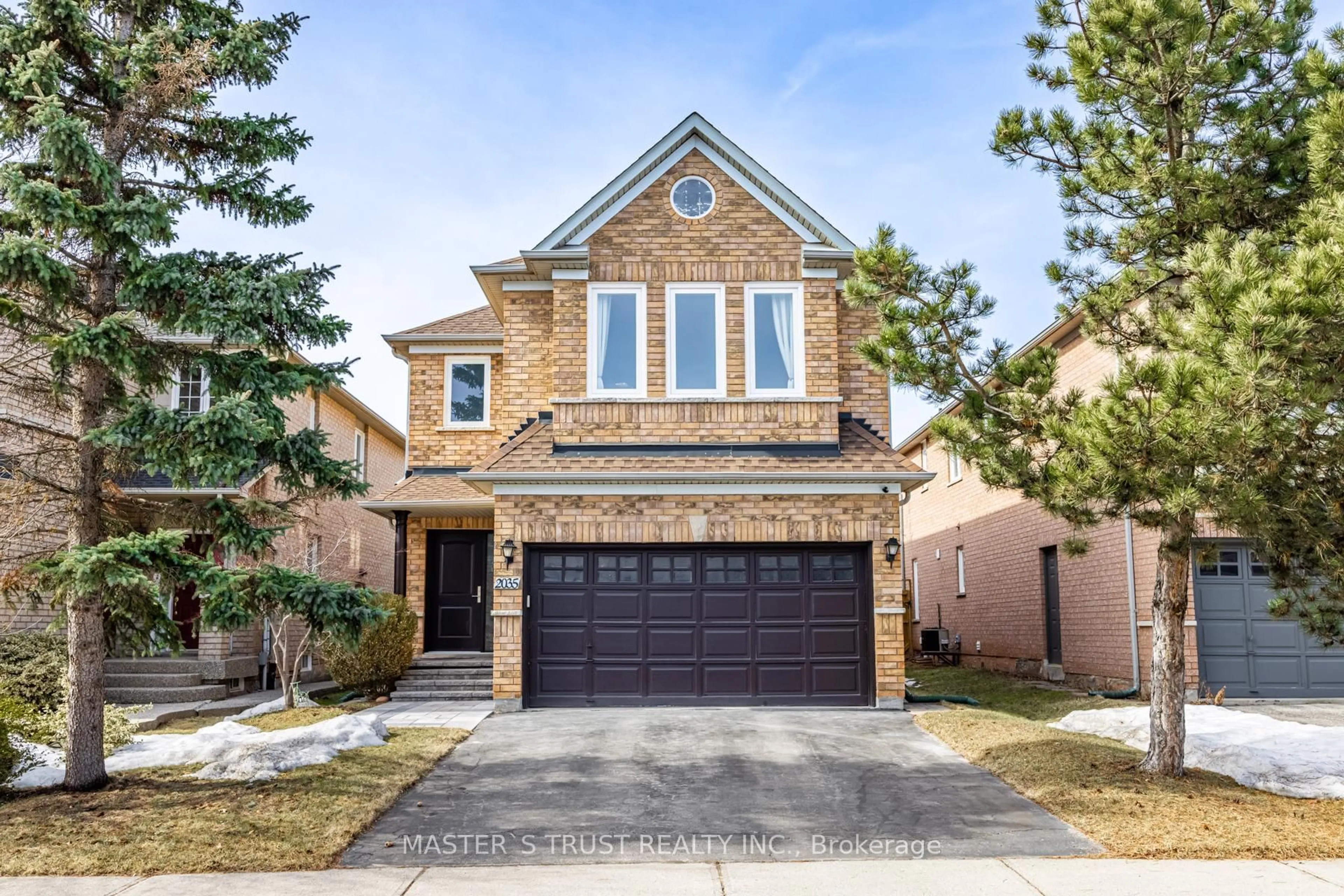 Home with brick exterior material, street for 2035 Shady Glen Rd, Oakville Ontario L6M 3R1