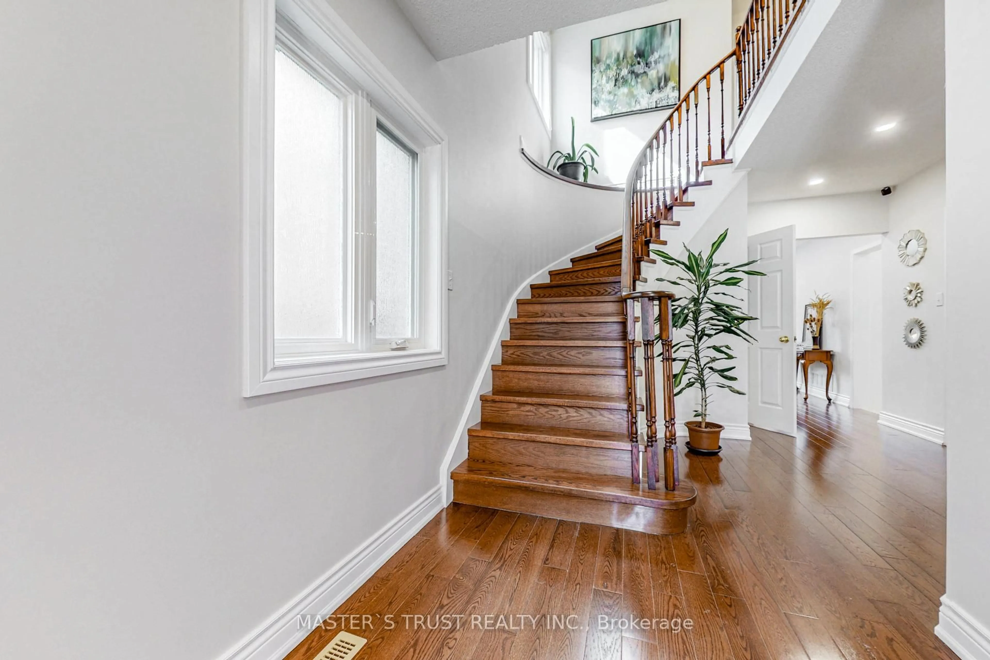 Unknown for 2035 Shady Glen Rd, Oakville Ontario L6M 3R1