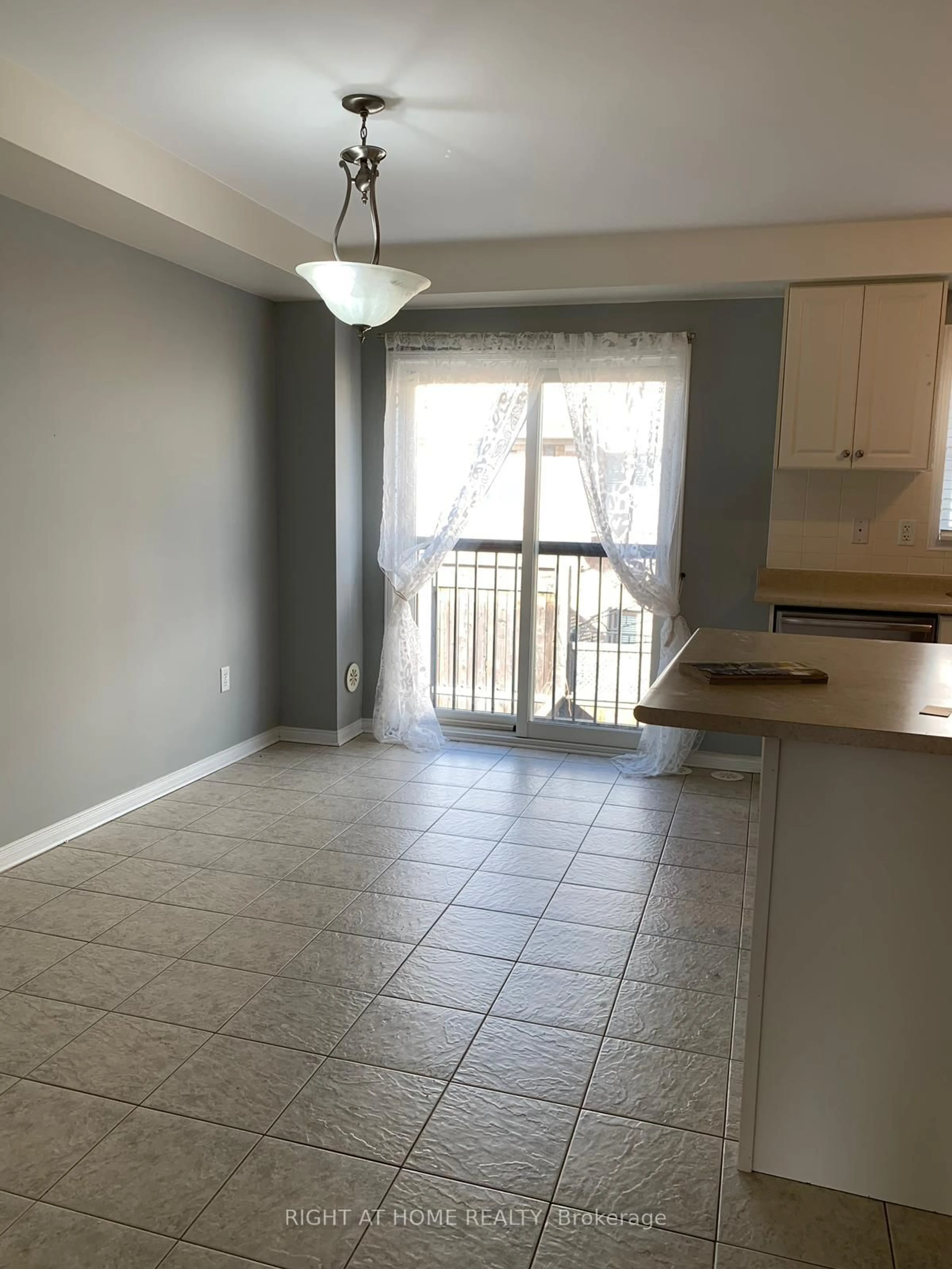 A pic of a room for 2179 Fiddlers Way #56, Oakville Ontario L6M 0L6