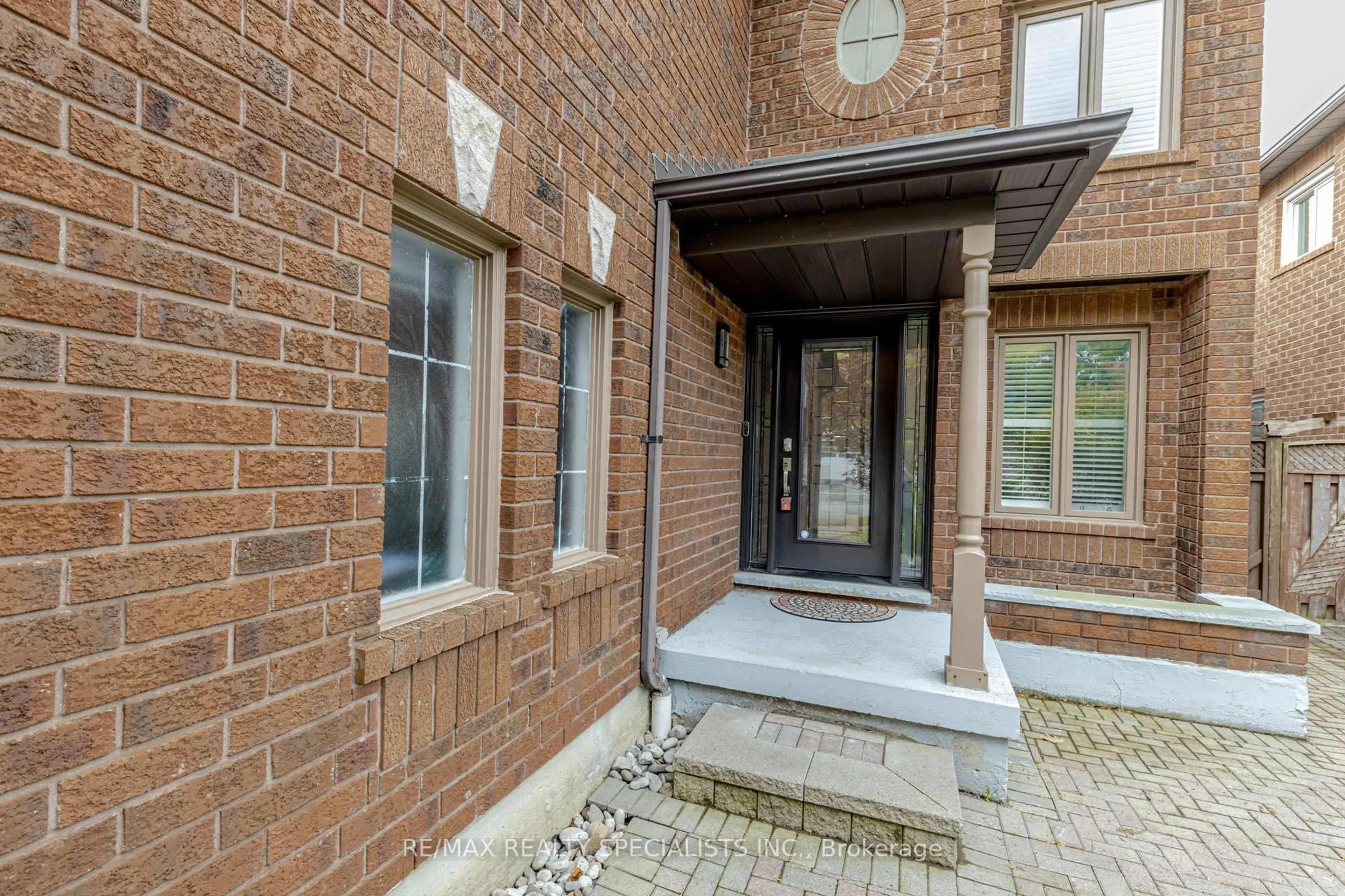 Unknown for 5686 WHITEHORN Ave, Mississauga Ontario L5V 2A9