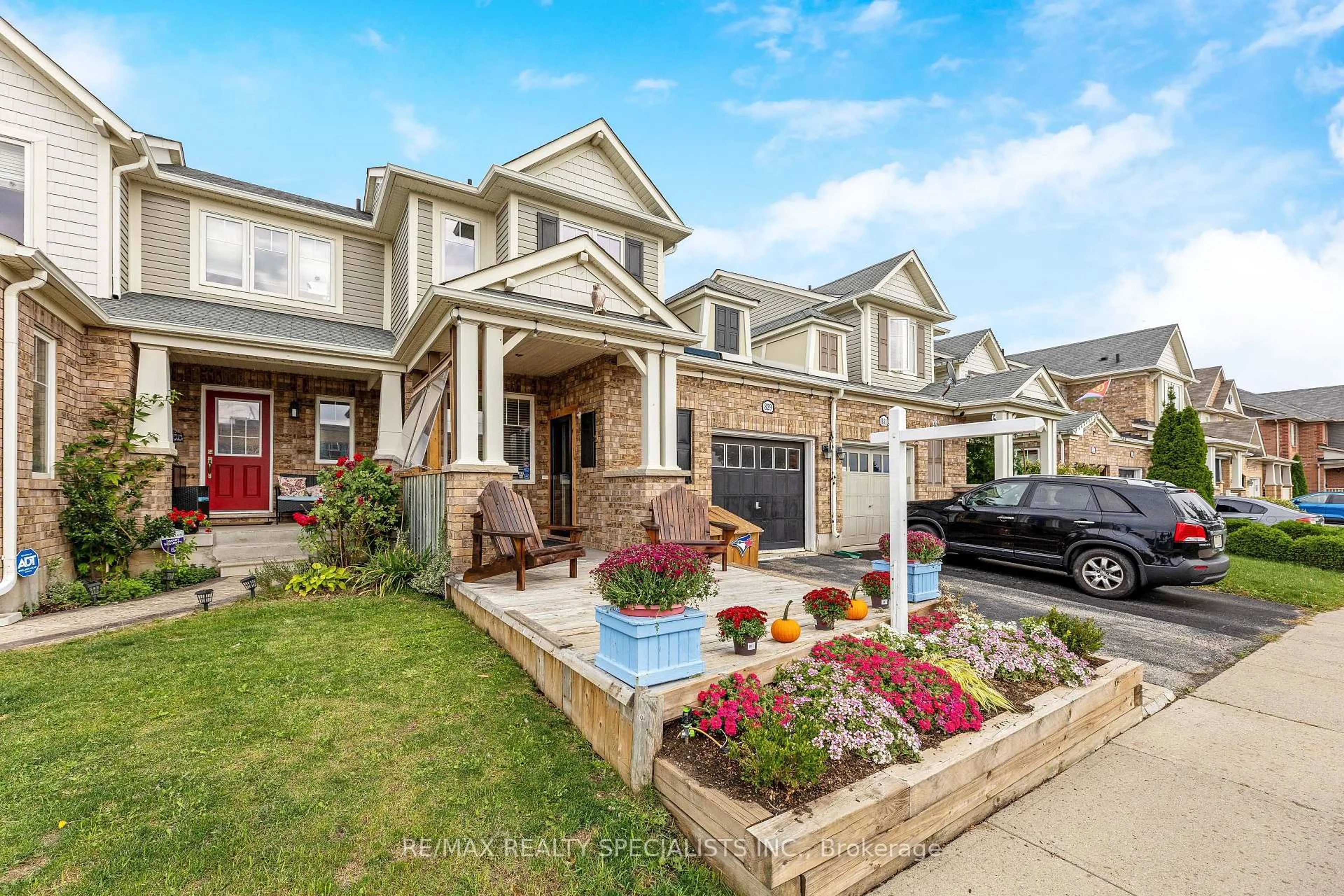 Home with brick exterior material, street for 829 Scott Blvd, Milton Ontario L9T 2C9