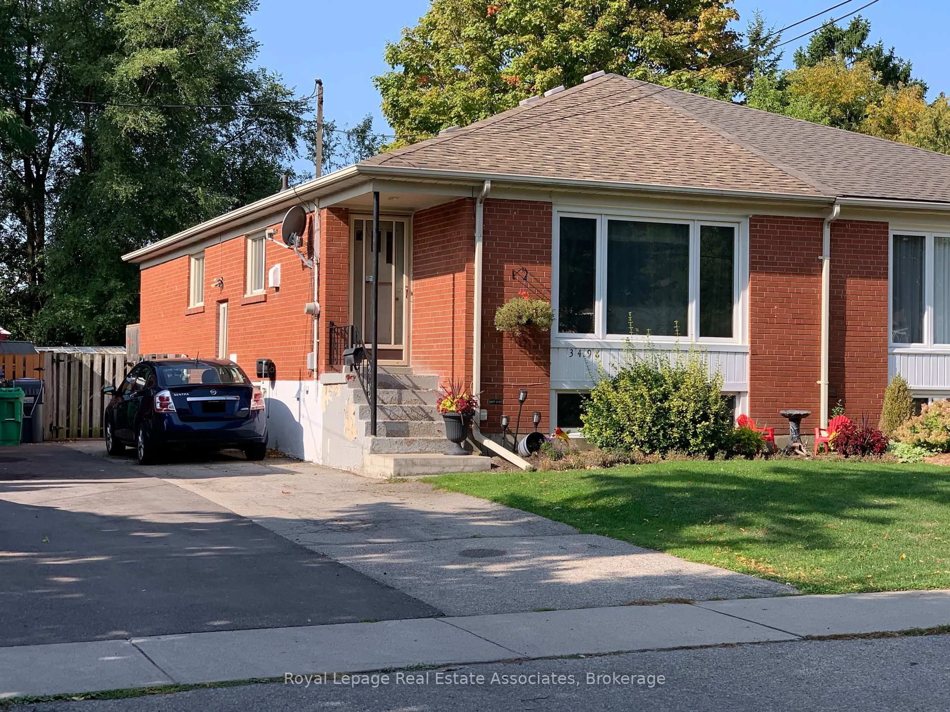 Home with brick exterior material, street for 3498 Ashcroft Cres, Mississauga Ontario L5C 2E7